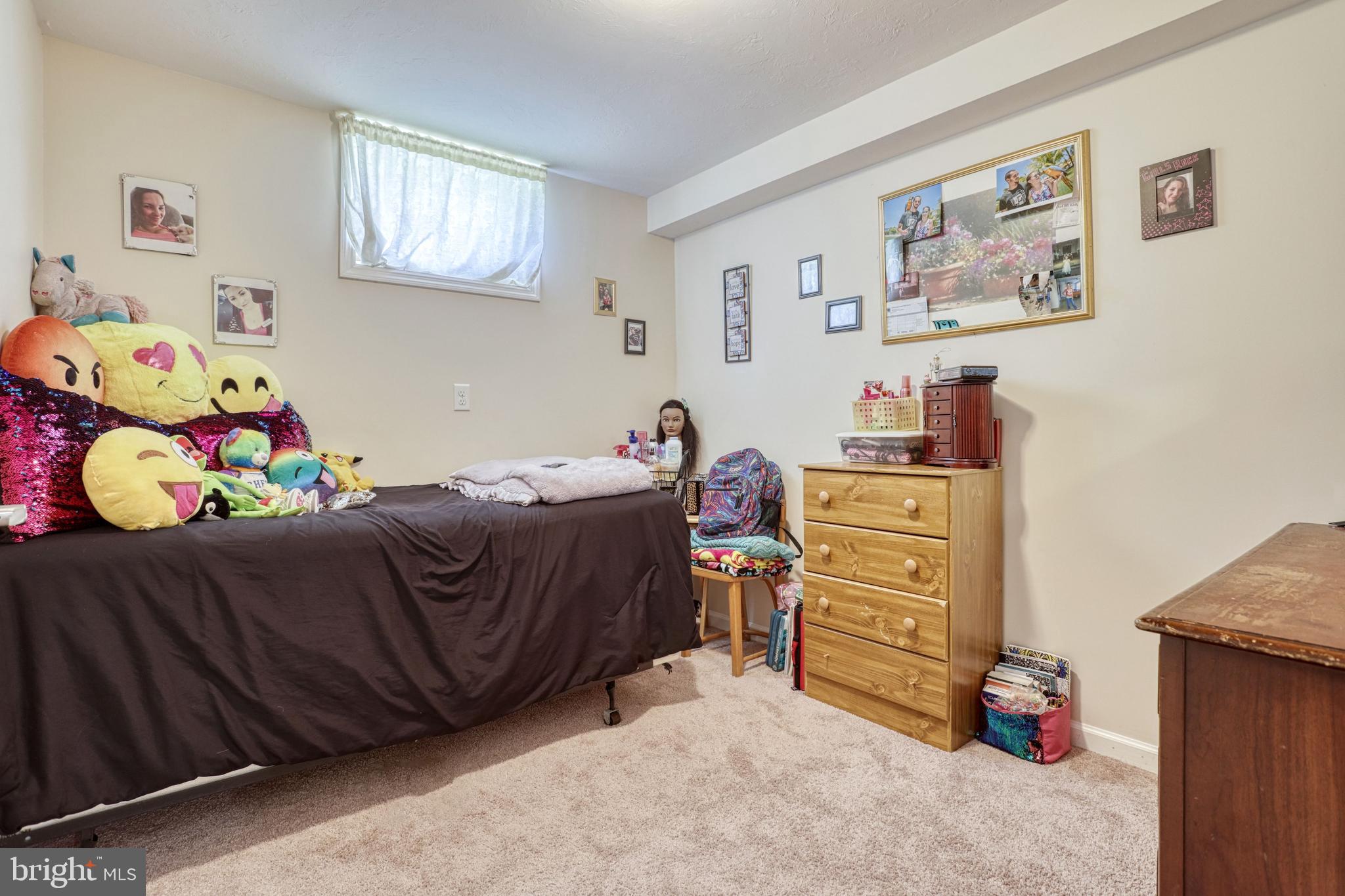 COLONIAL ACRES - Residential