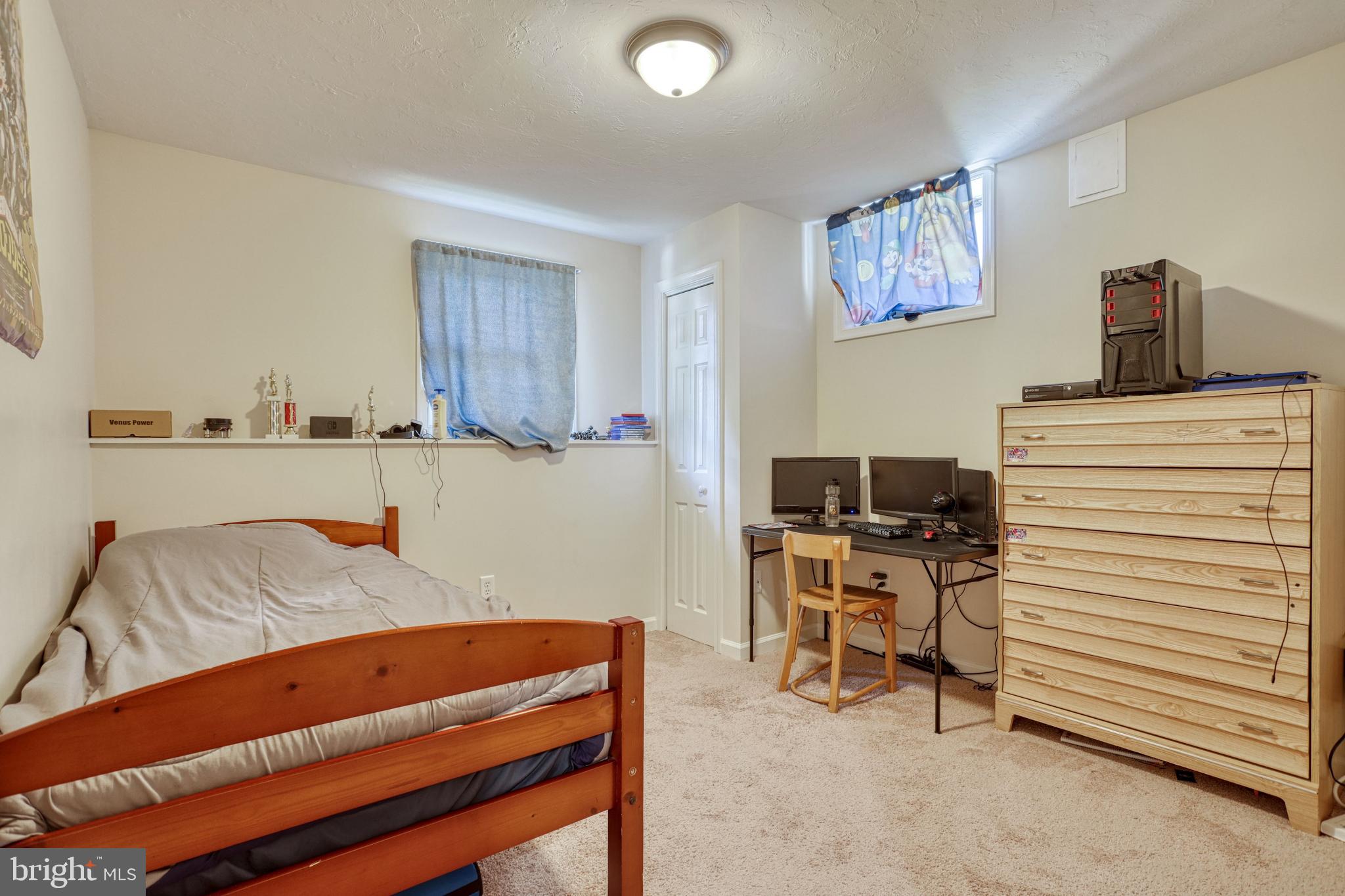 COLONIAL ACRES - Residential