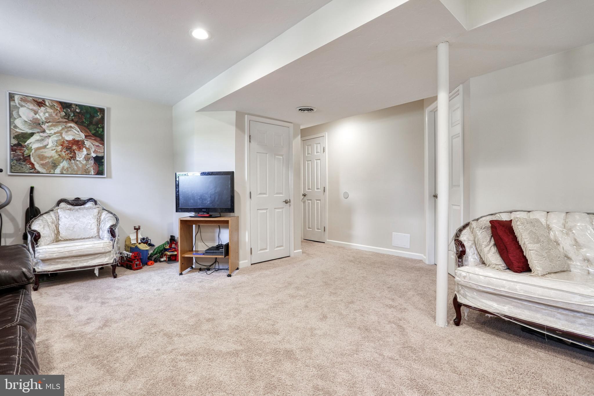 COLONIAL ACRES - Residential