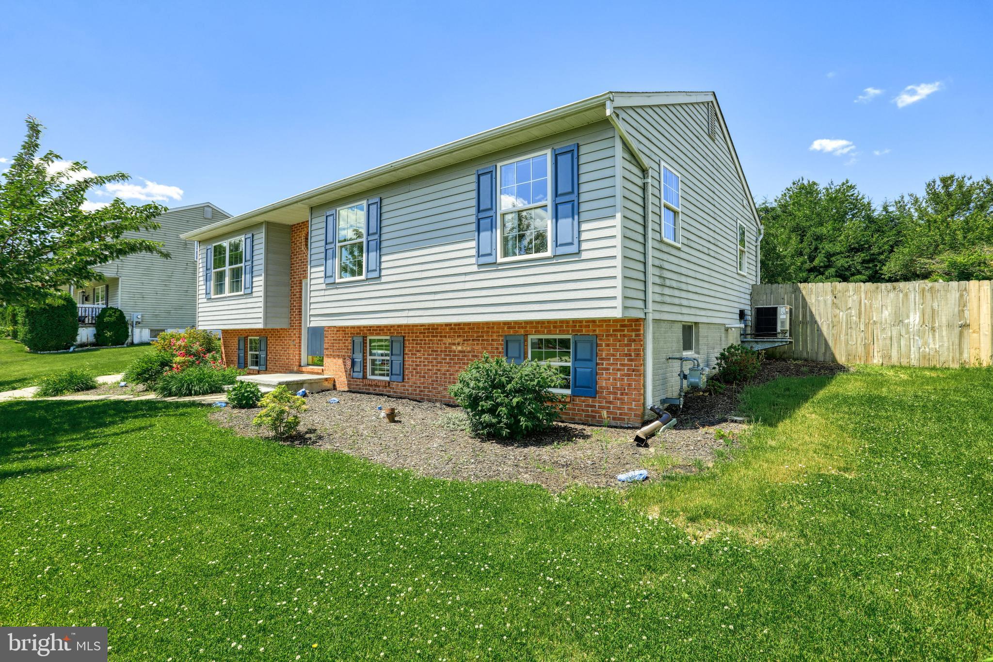 COLONIAL ACRES - Residential