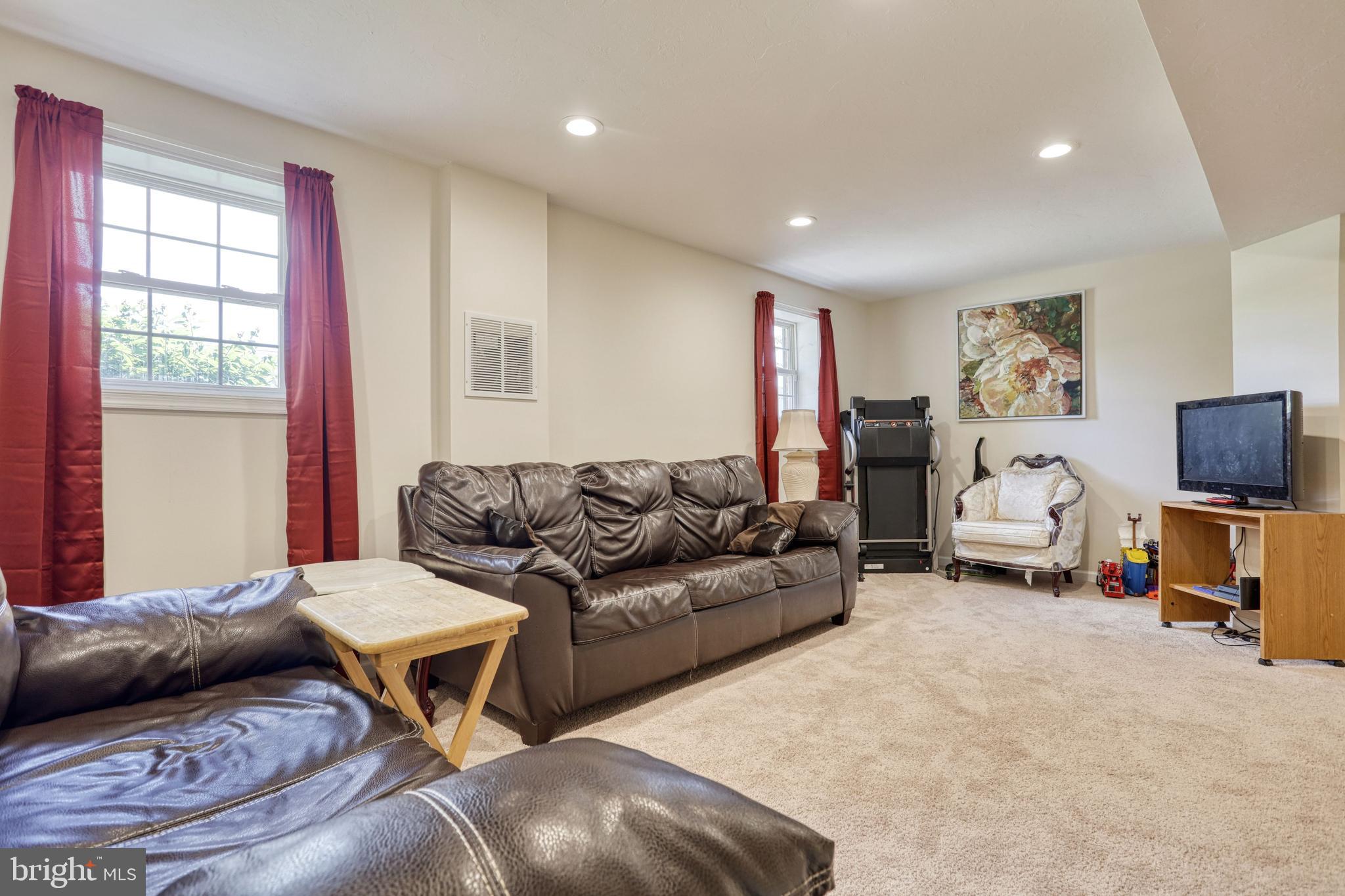 COLONIAL ACRES - Residential