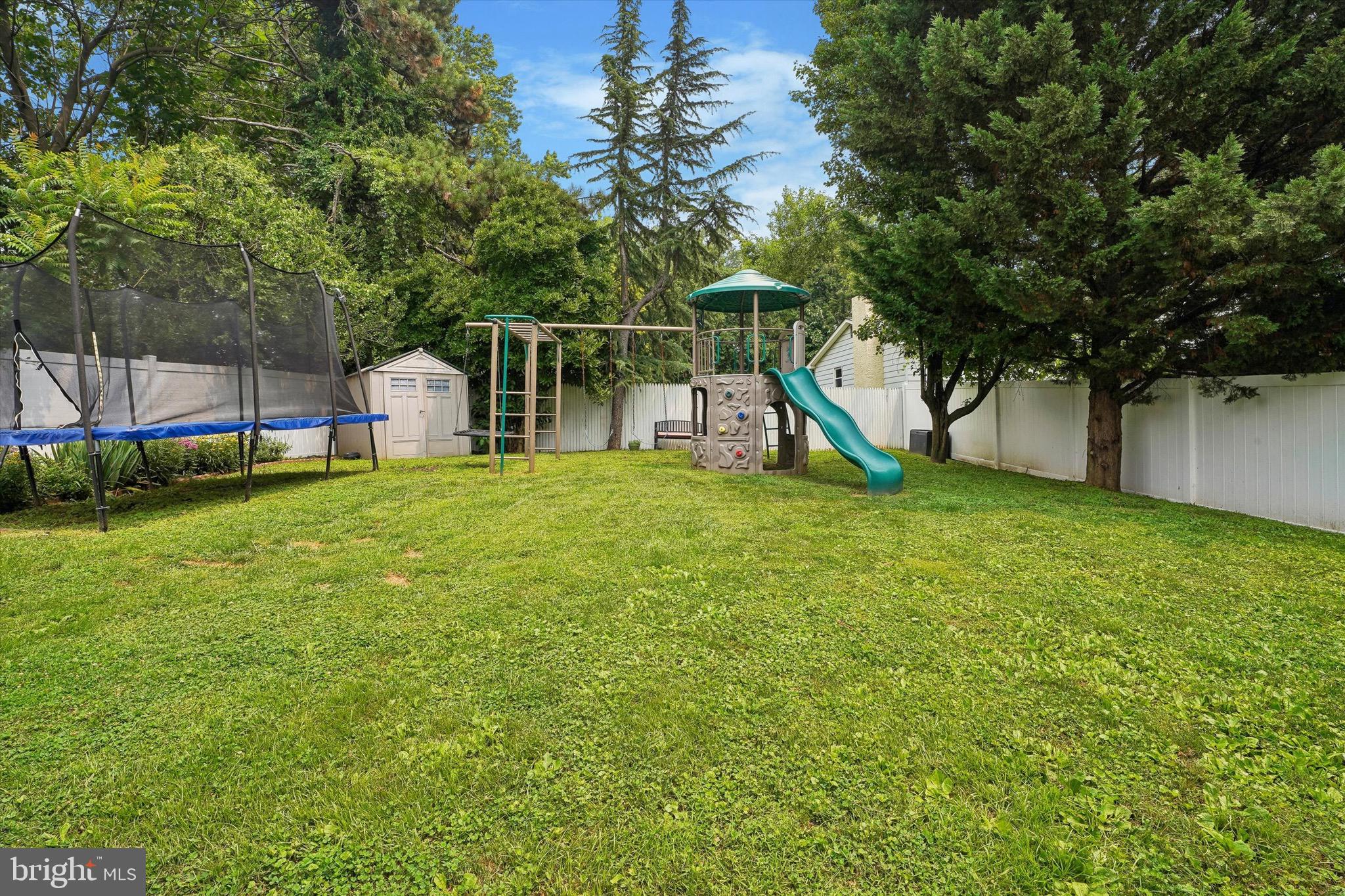 WILLOW MANOR - Residential