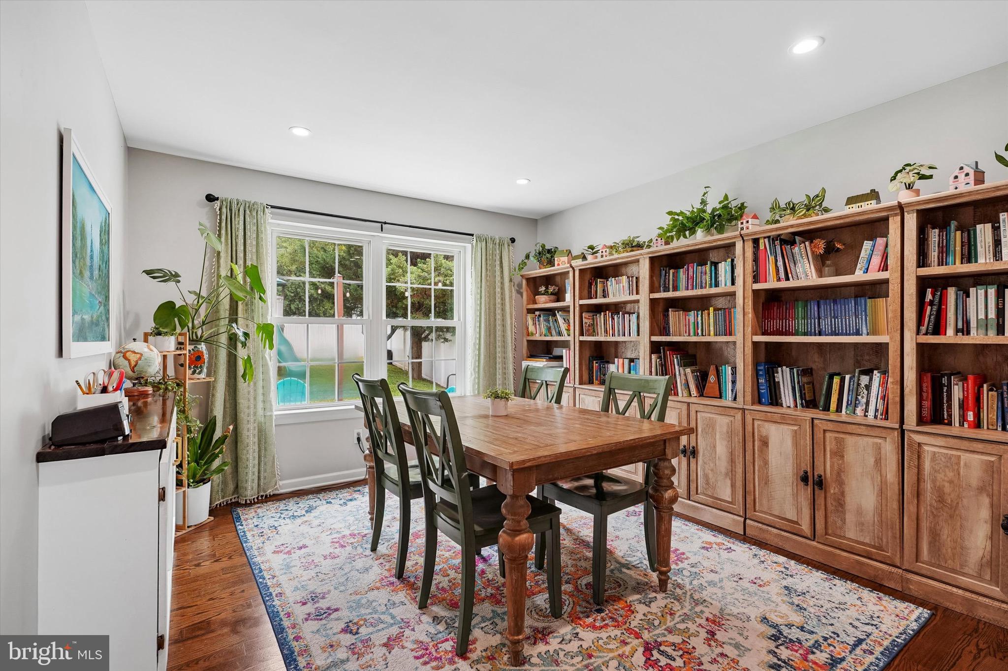 WILLOW MANOR - Residential