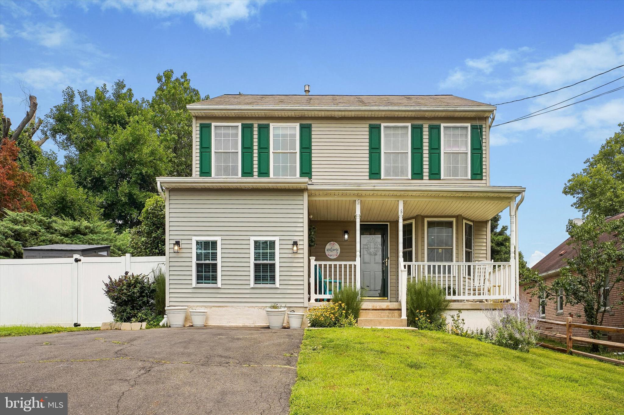 WILLOW MANOR - Residential