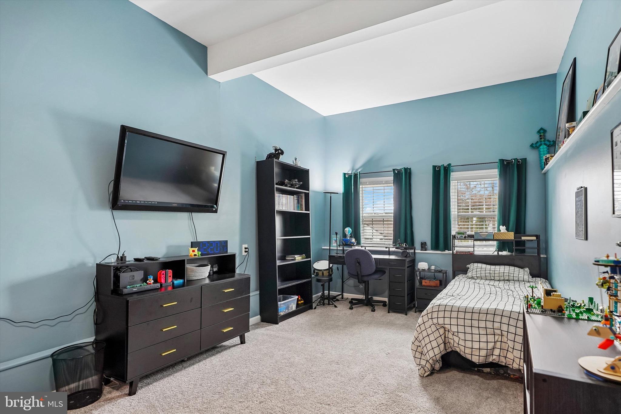 WILLOW MANOR - Residential