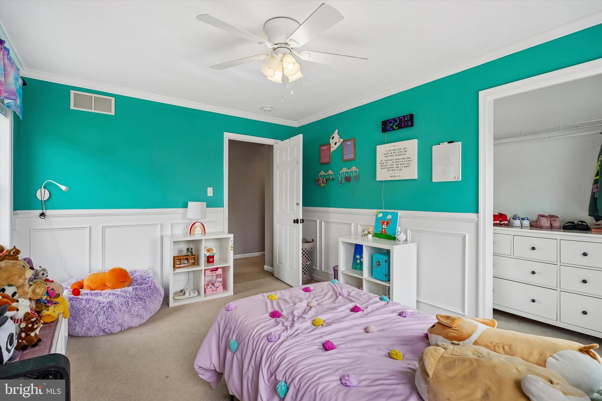 WILLOW MANOR - Residential