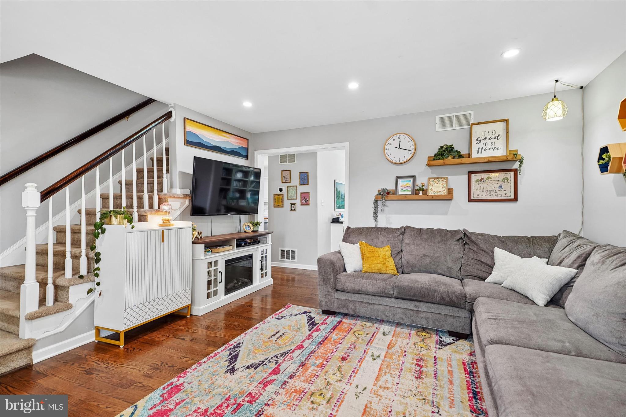 WILLOW MANOR - Residential