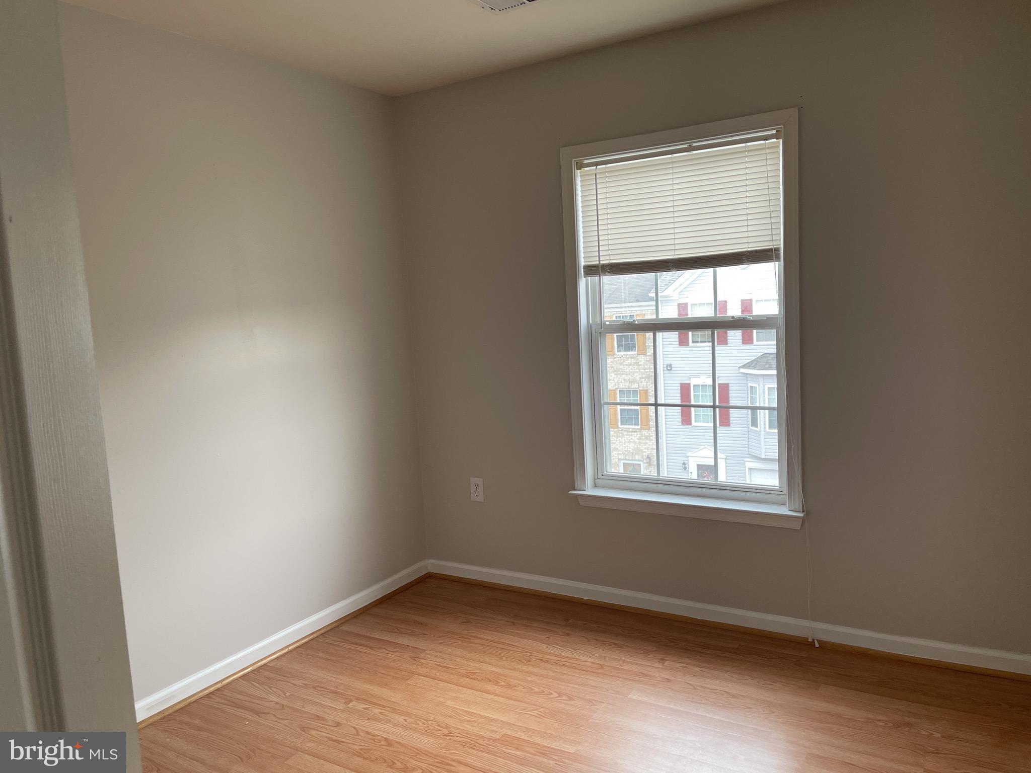 COUNTY GREEN - Residential Lease