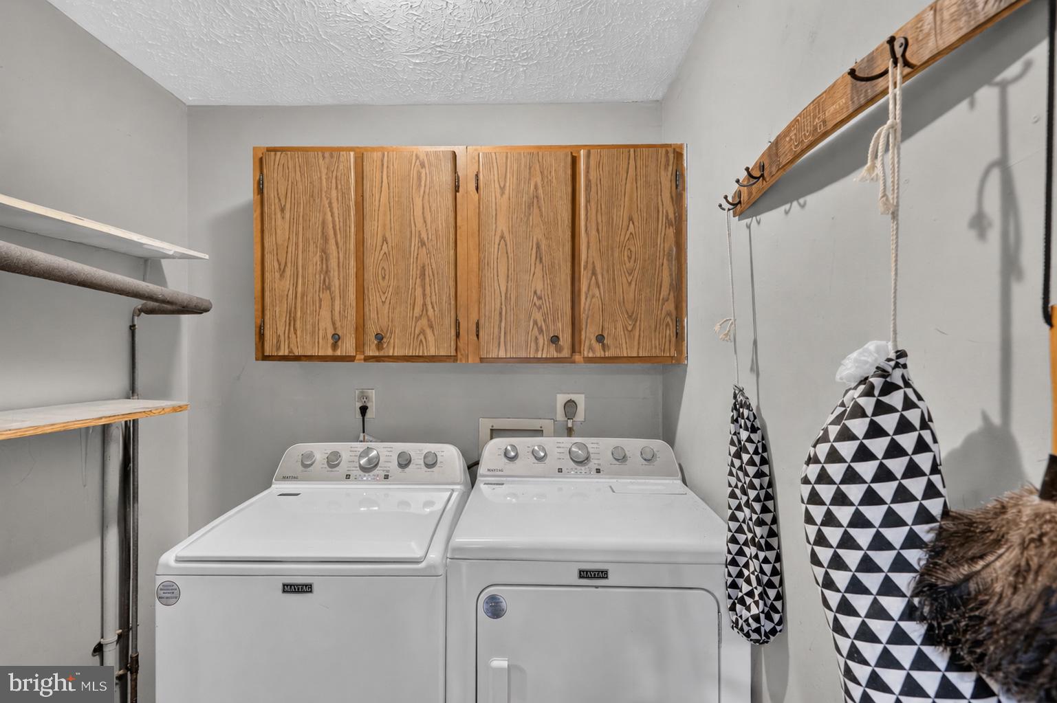 HUNTINGTON NEIGHBORHOOD - Residential