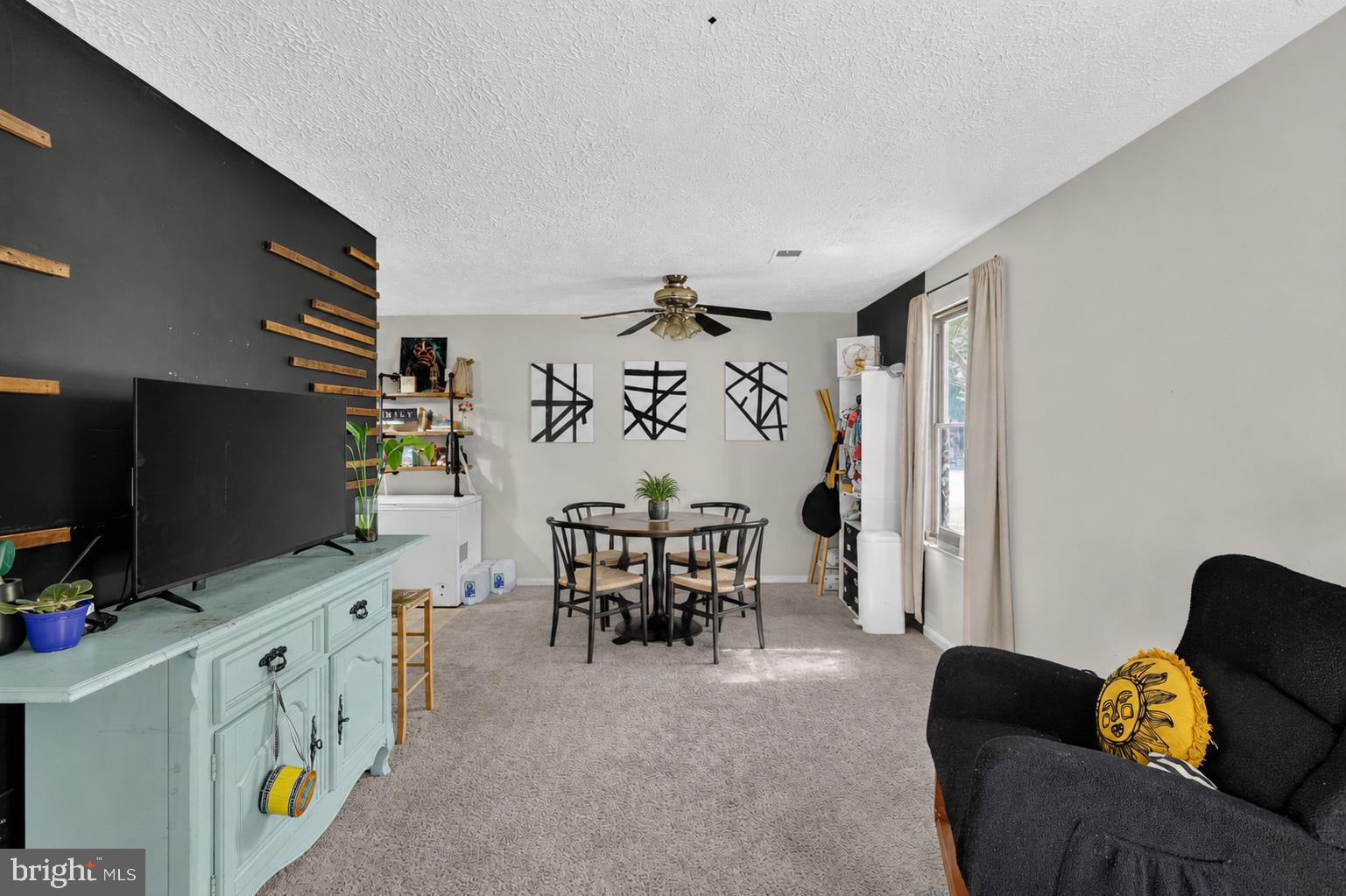 HUNTINGTON NEIGHBORHOOD - Residential