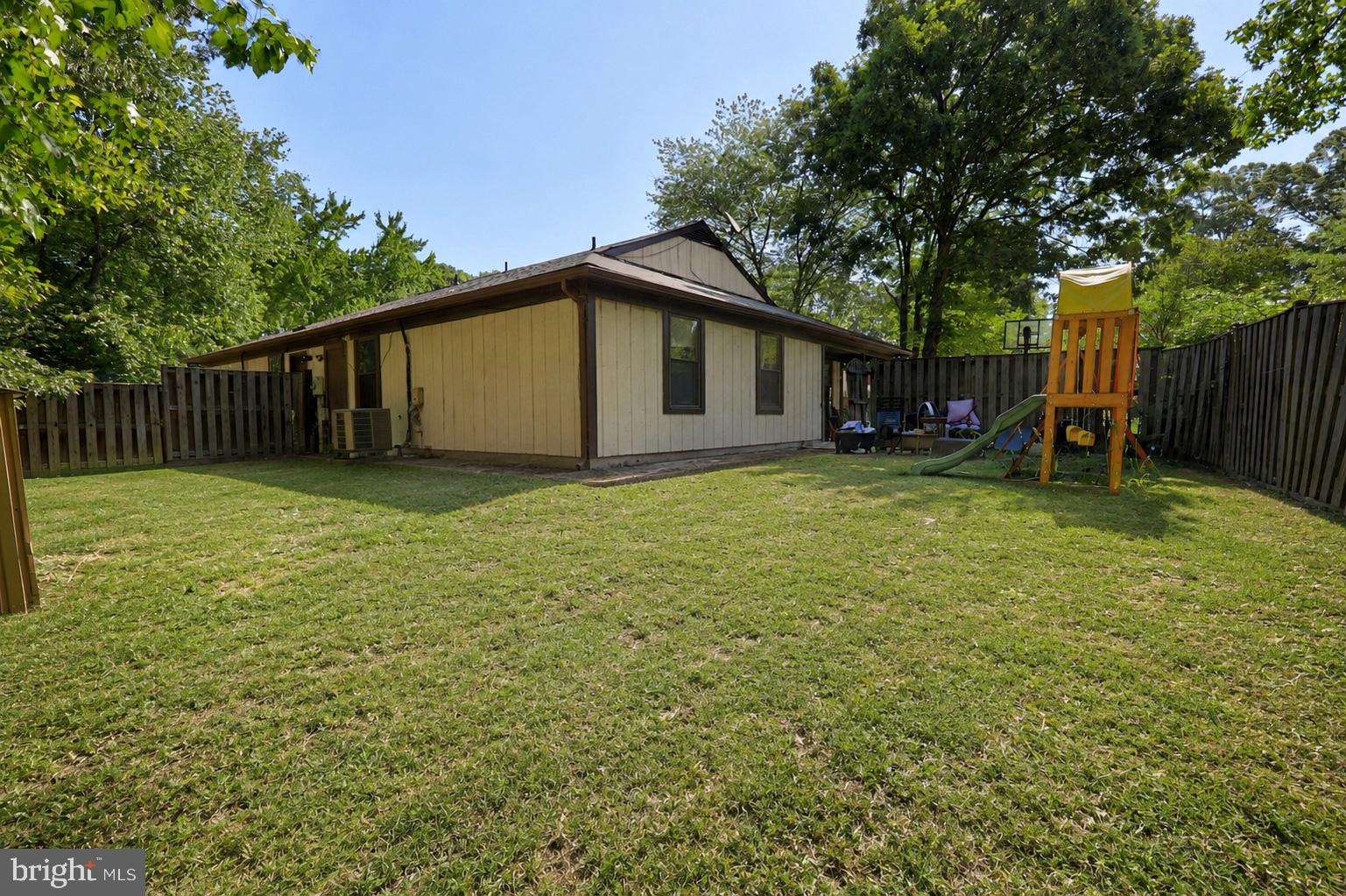 HUNTINGTON NEIGHBORHOOD - Residential