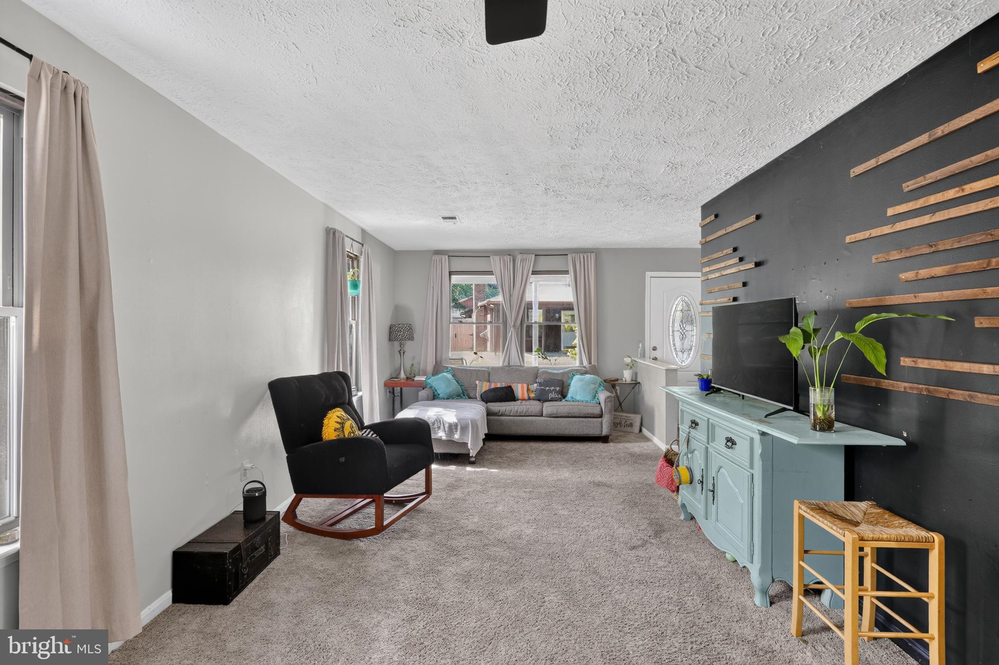 HUNTINGTON NEIGHBORHOOD - Residential