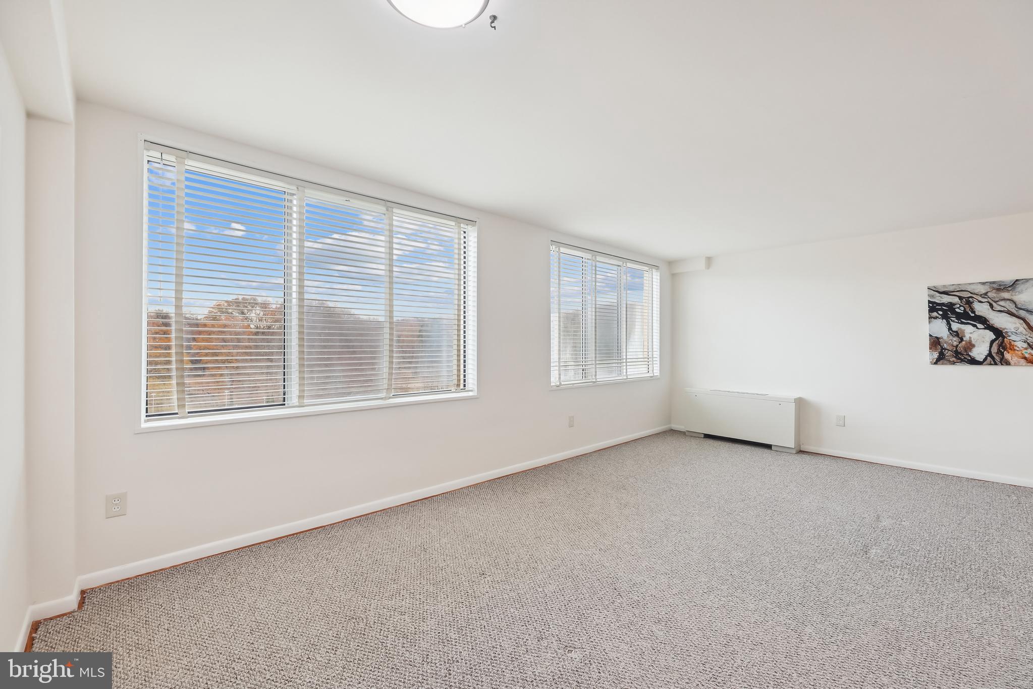 RIVER TOWERS - Residential Lease