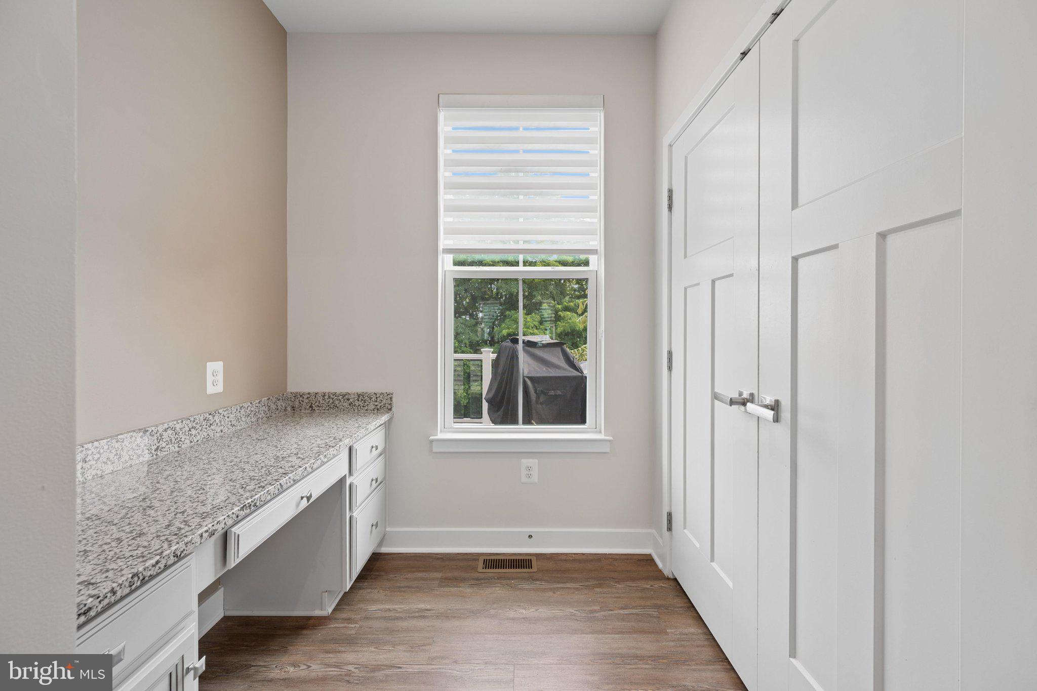EDGEMERE/SPARROWS POINT - Residential