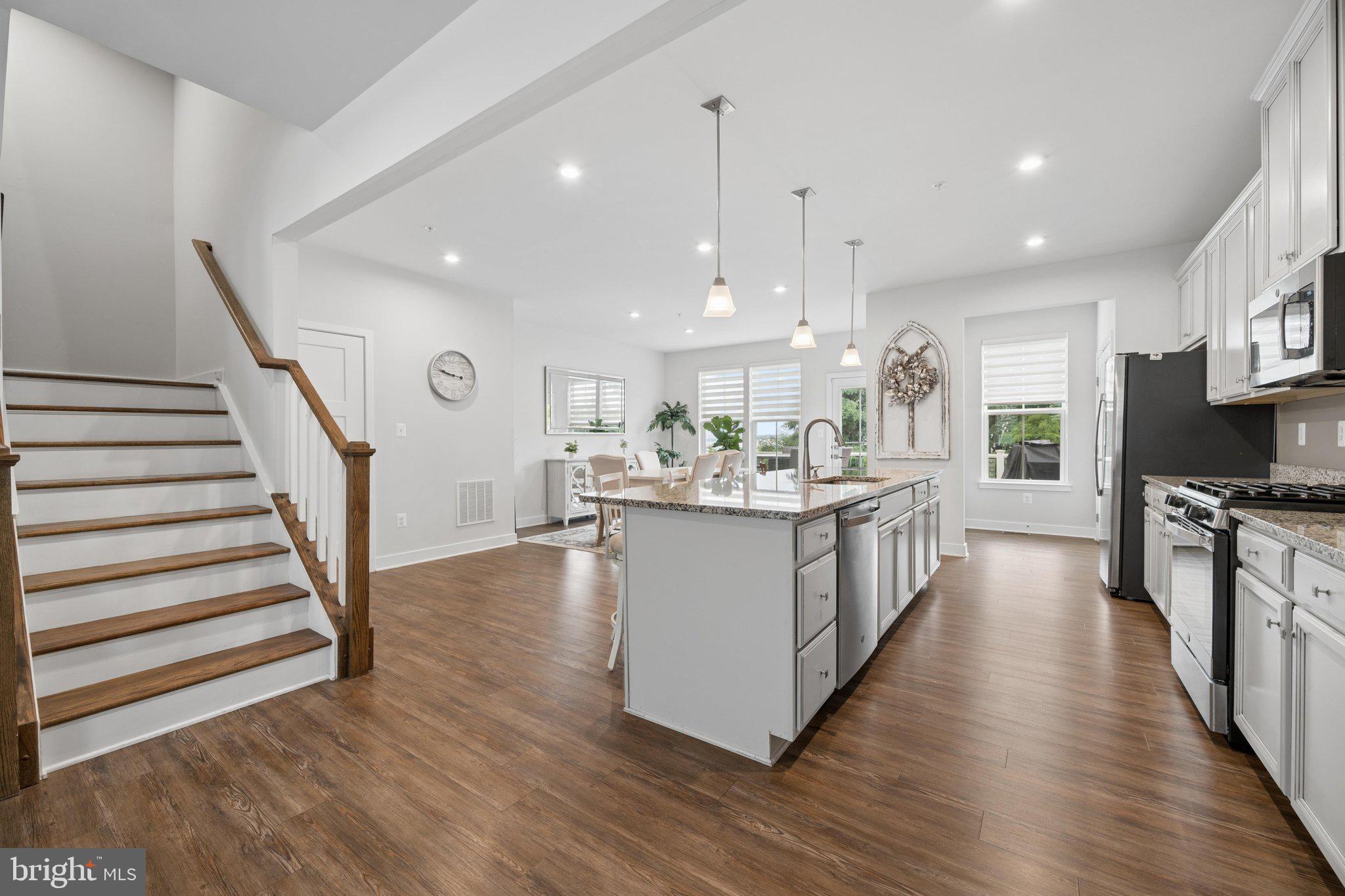 EDGEMERE/SPARROWS POINT - Residential