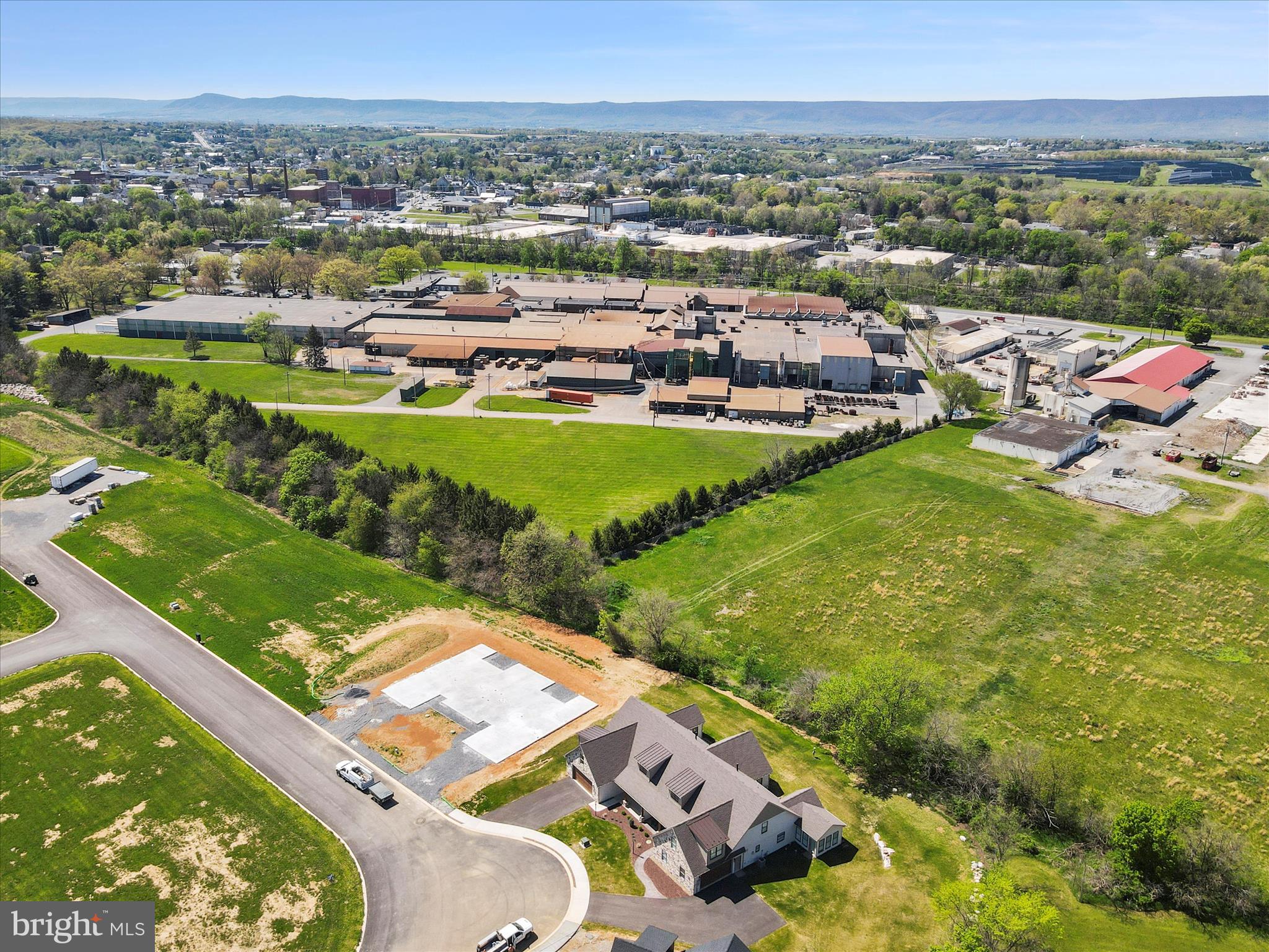 MEADOWBROOK - Residential