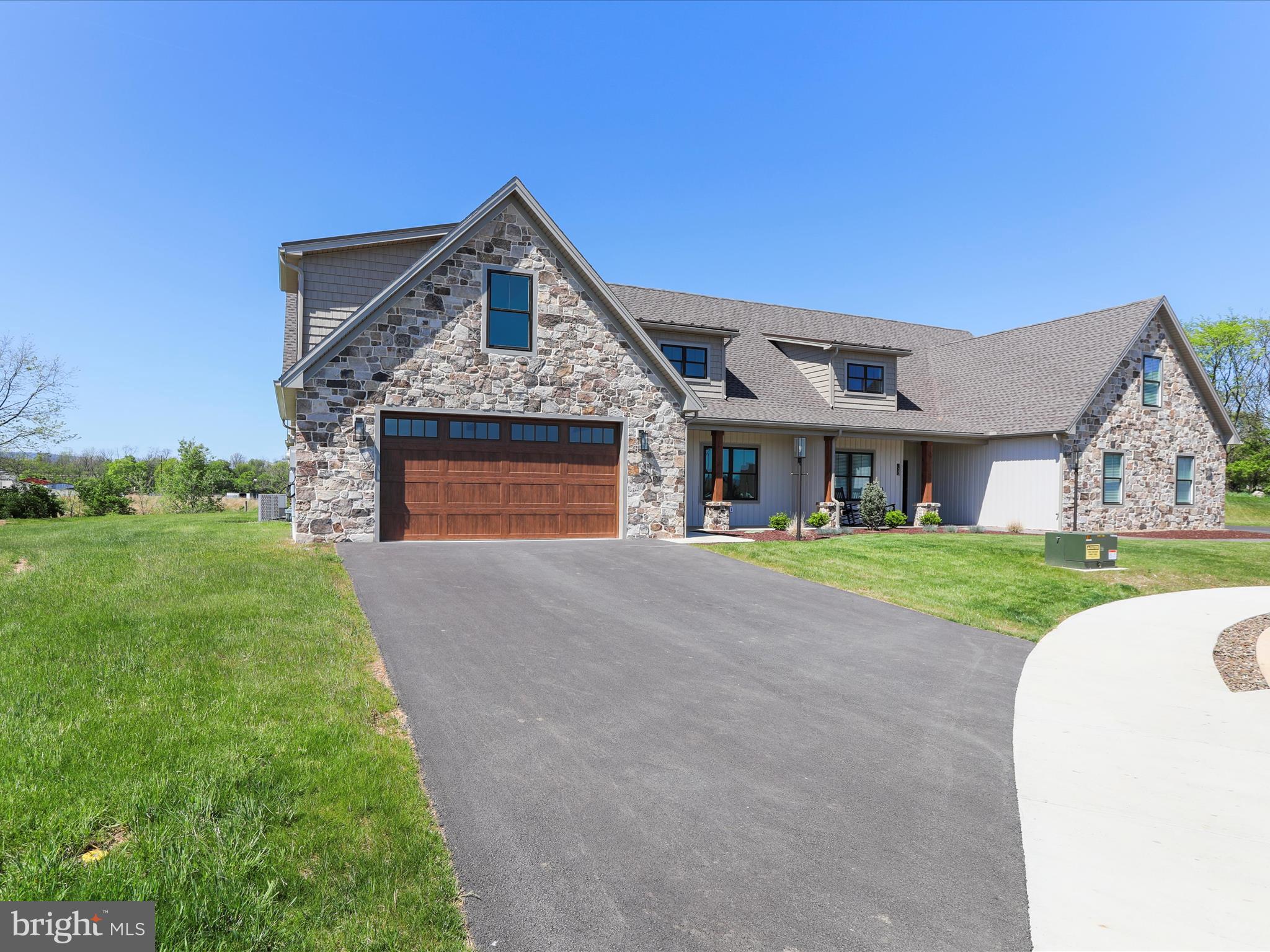 MEADOWBROOK - Residential
