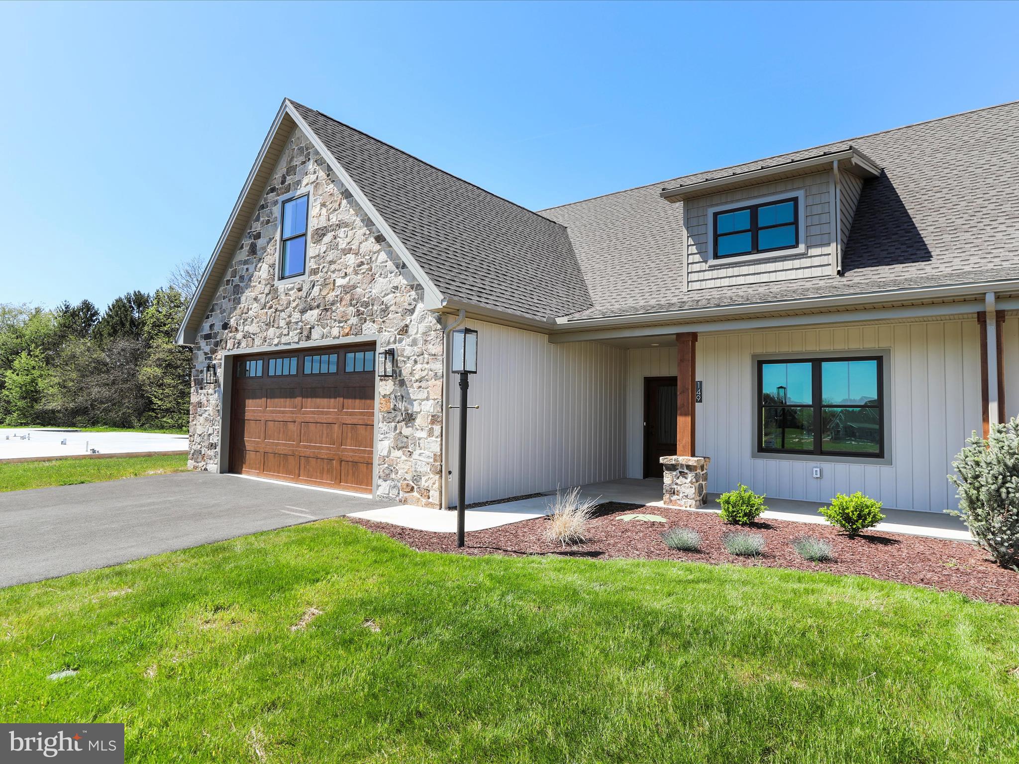 MEADOWBROOK - Residential