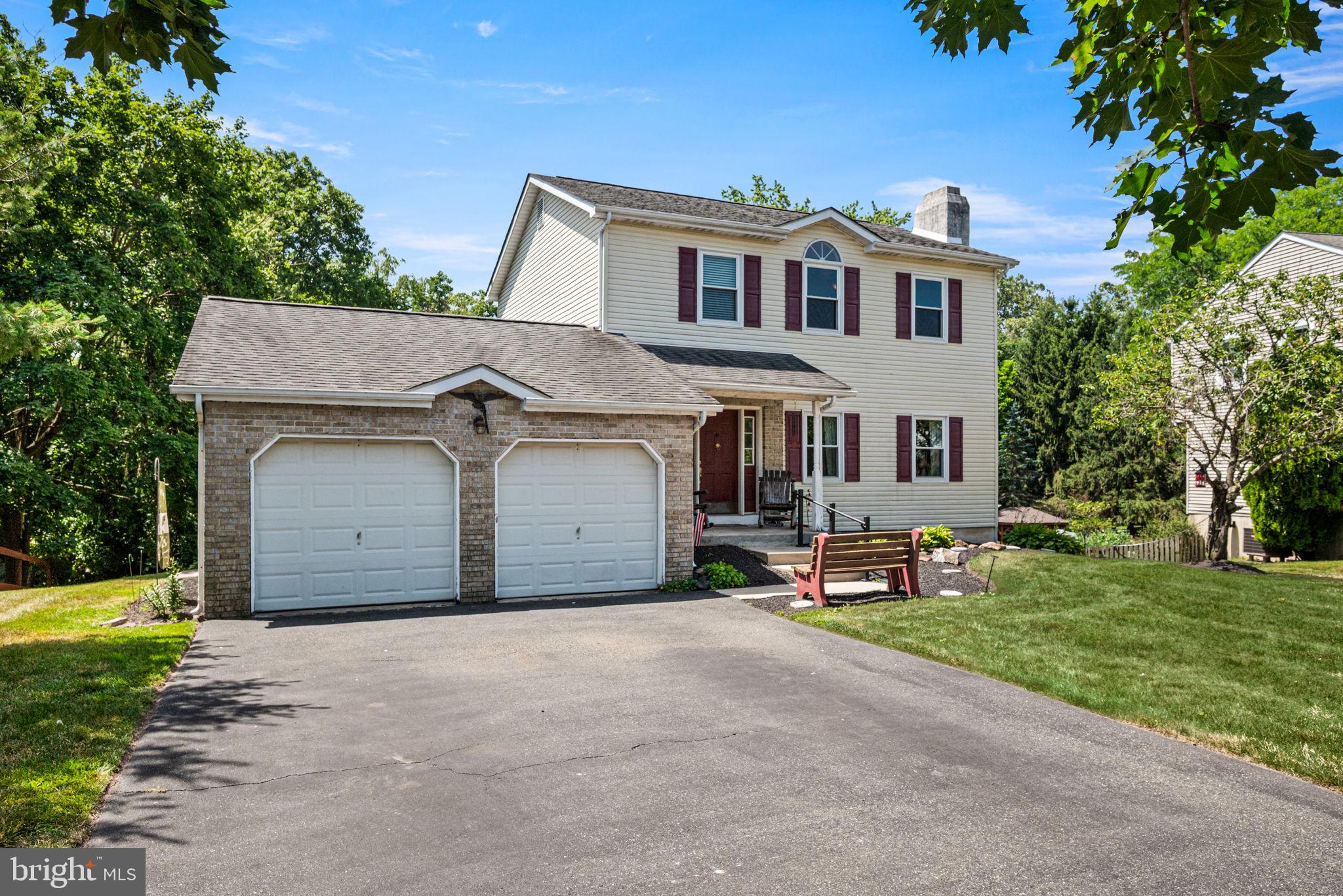 WINDING BROOK ESTS - Residential