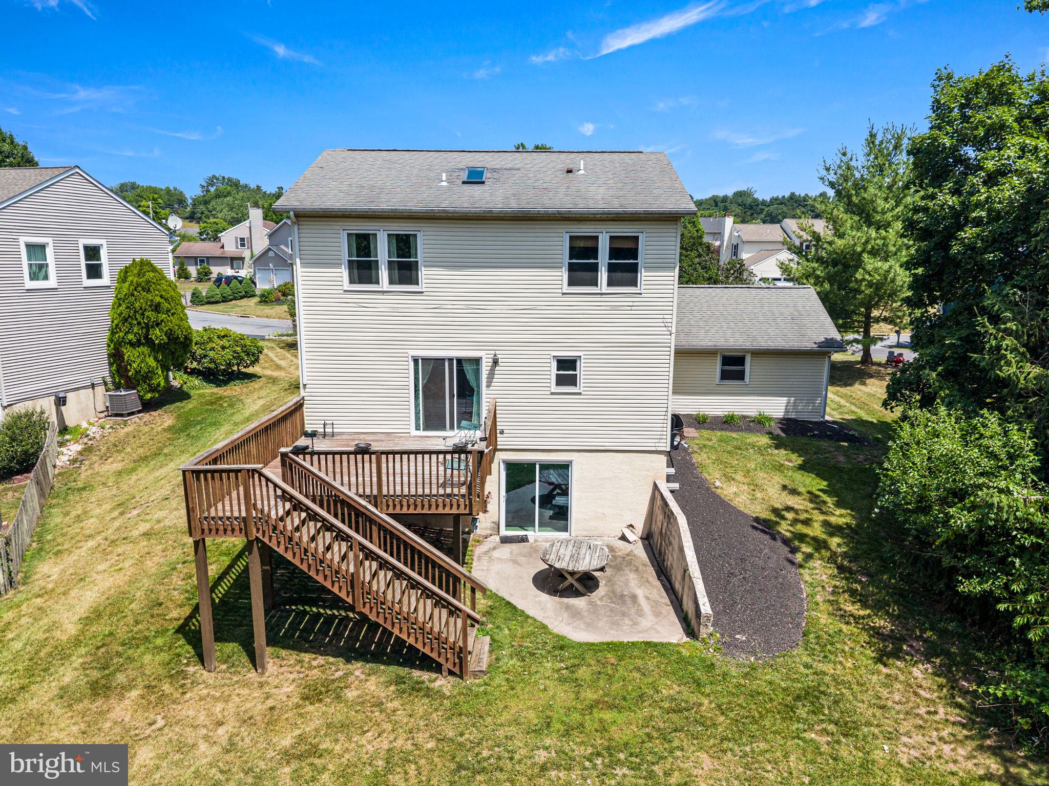 WINDING BROOK ESTS - Residential