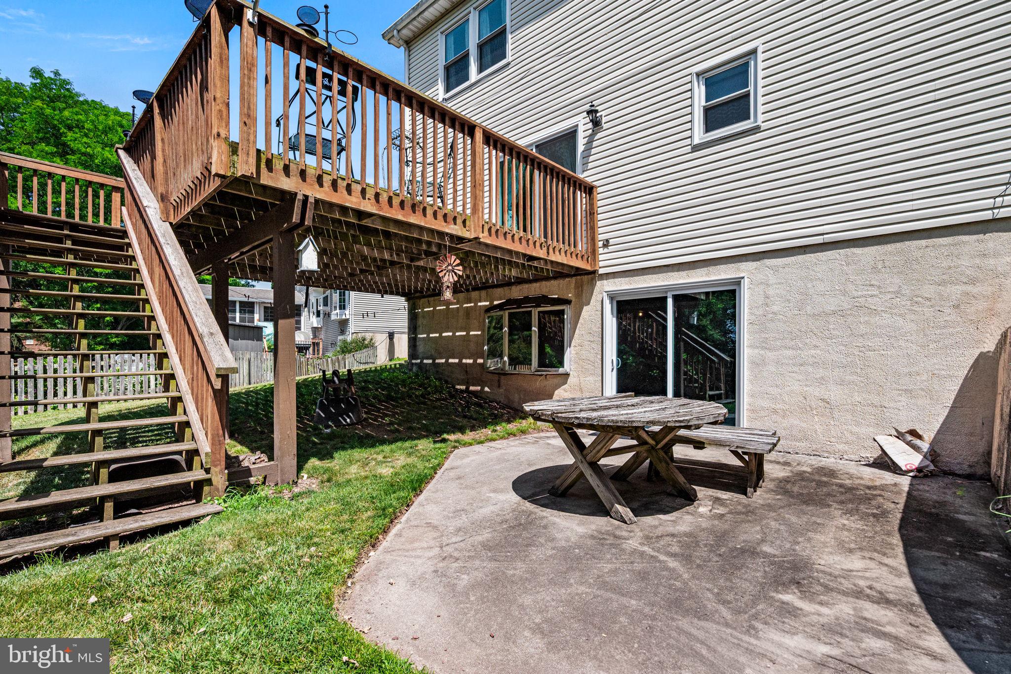 WINDING BROOK ESTS - Residential