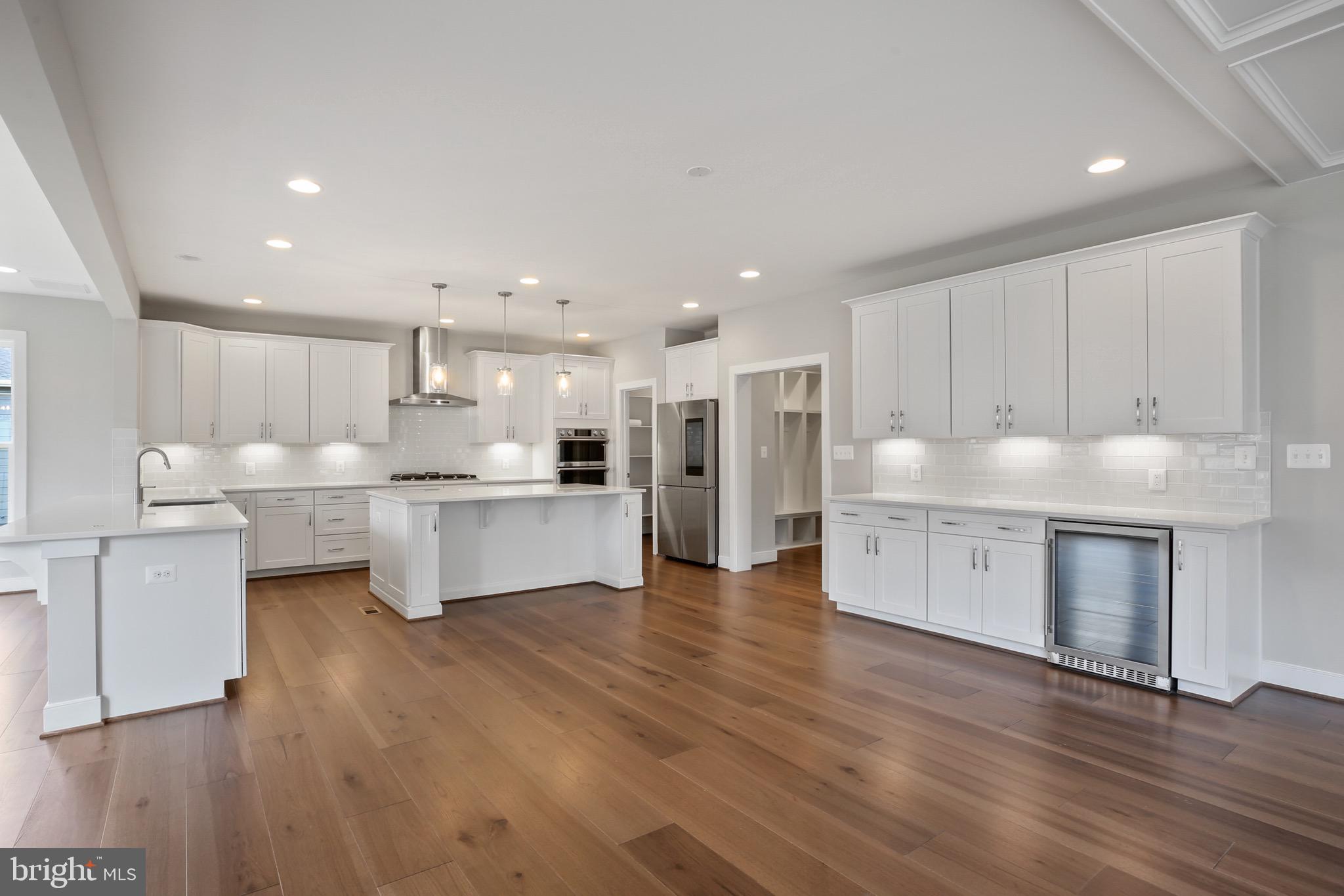 VIENNA WOODS - Residential