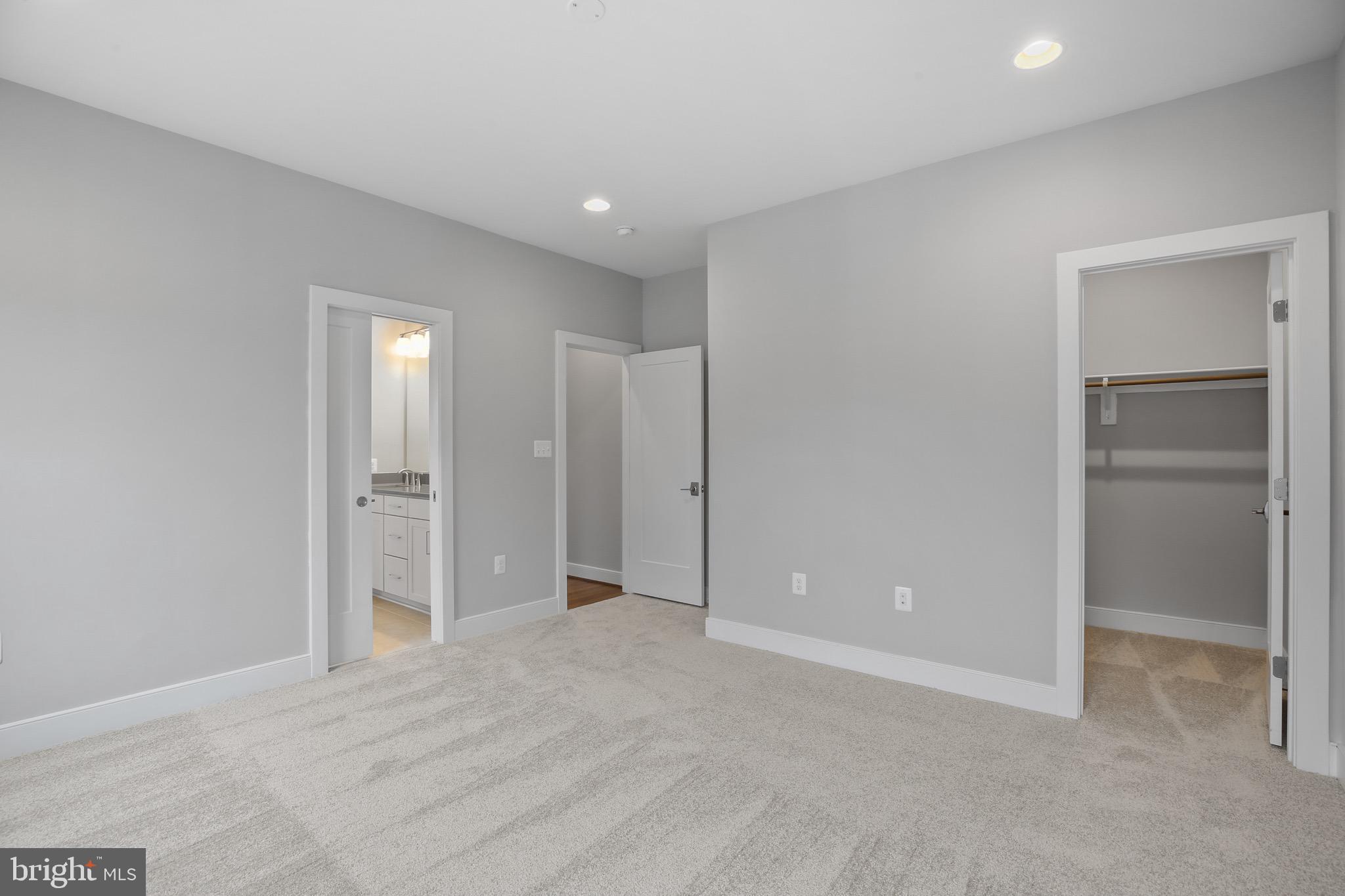 VIENNA WOODS - Residential