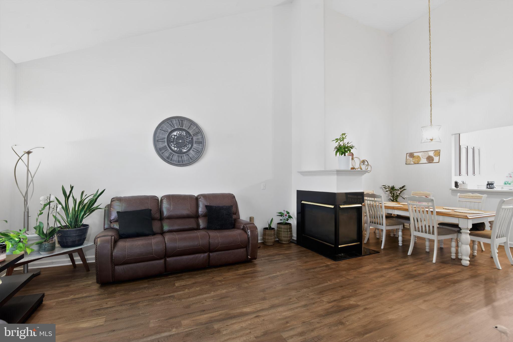 SUFFIELD MEADOWS - Residential