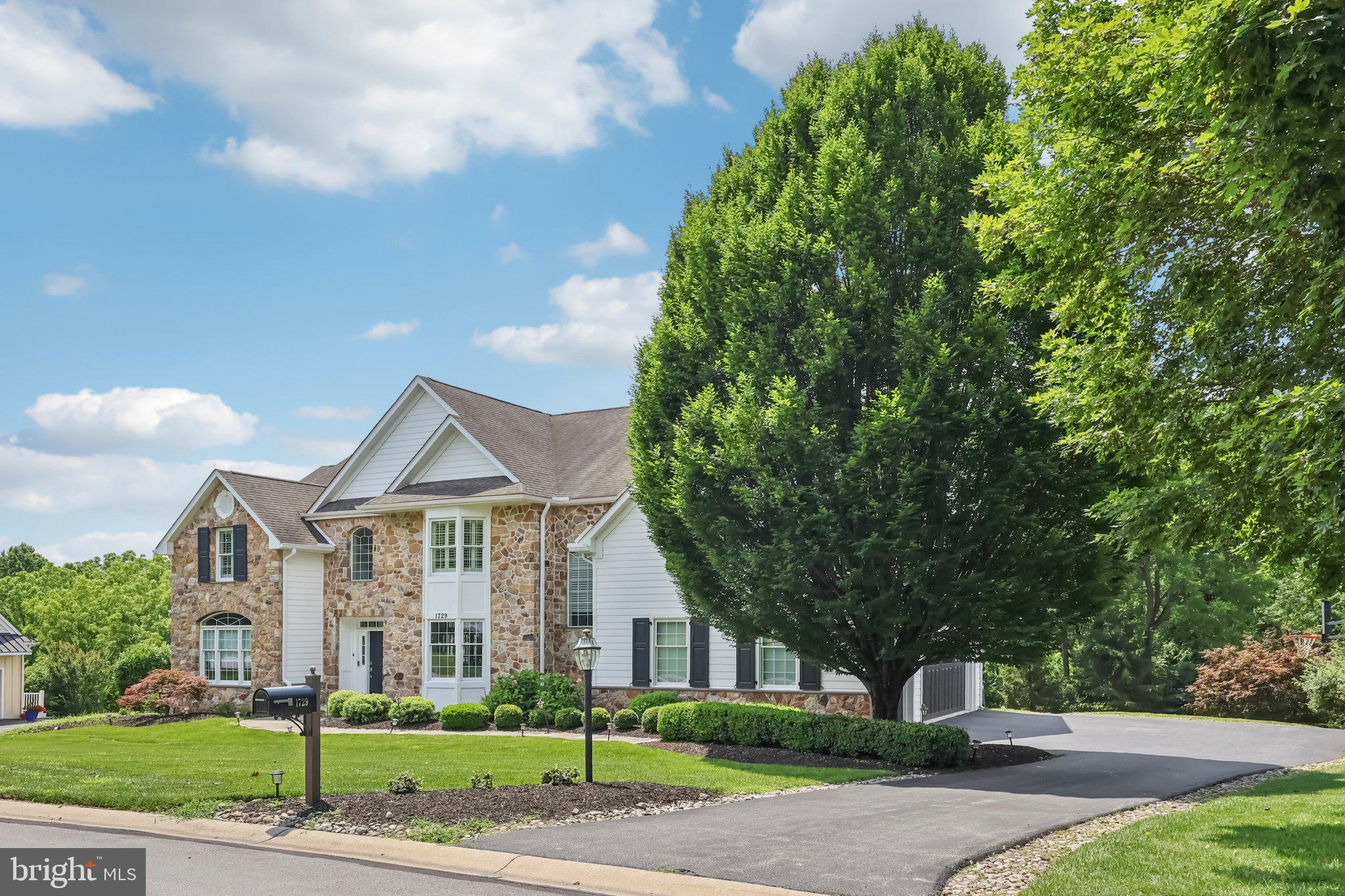 CLOCKTOWER WOODS - Residential