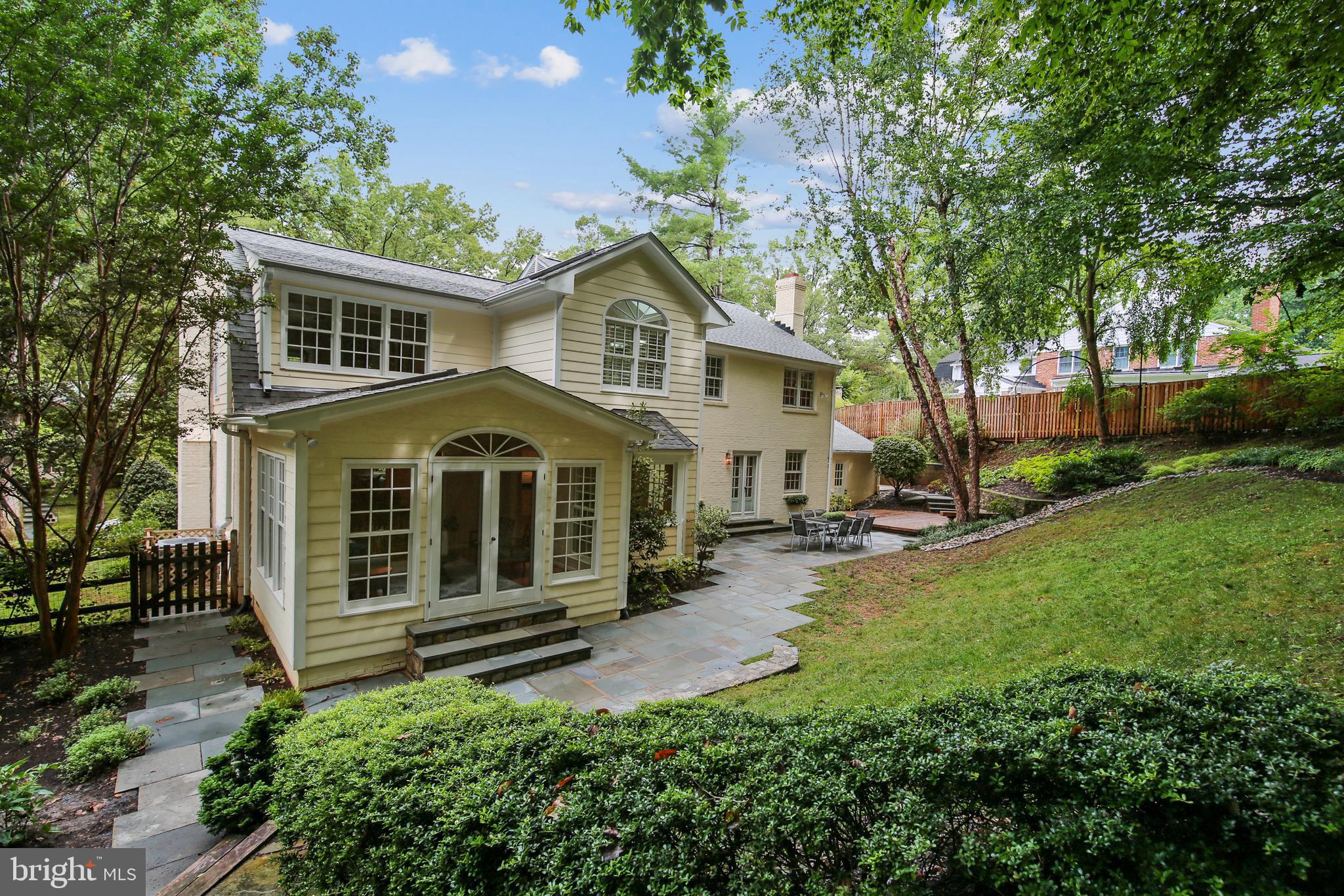 RIVER FALLS - Residential