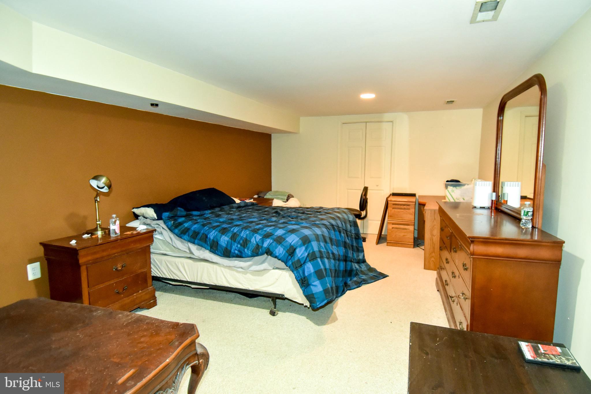 HUNTERS RUN - Residential