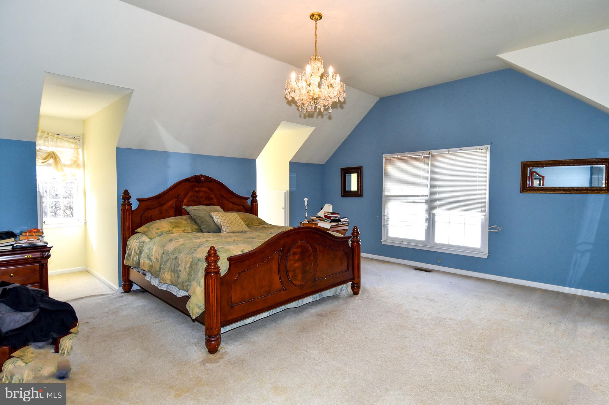 HUNTERS RUN - Residential