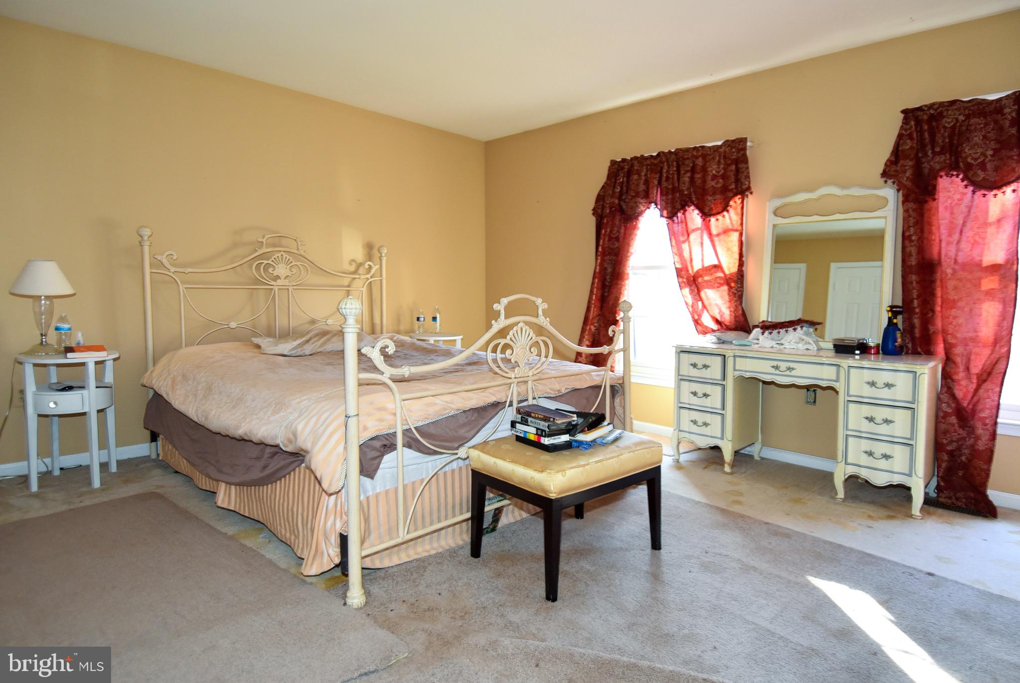 HUNTERS RUN - Residential