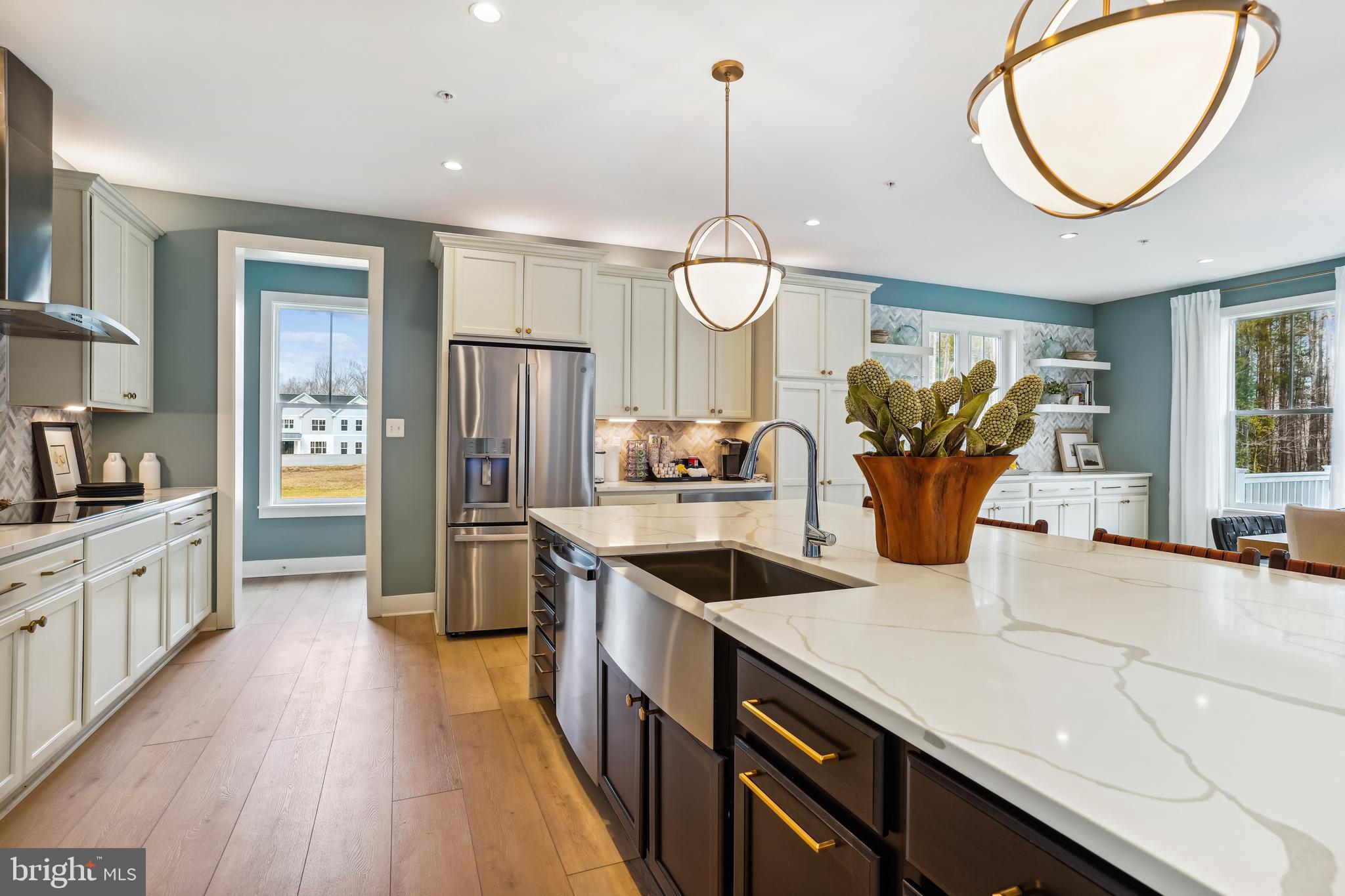 FAIRVIEW MANOR - Residential