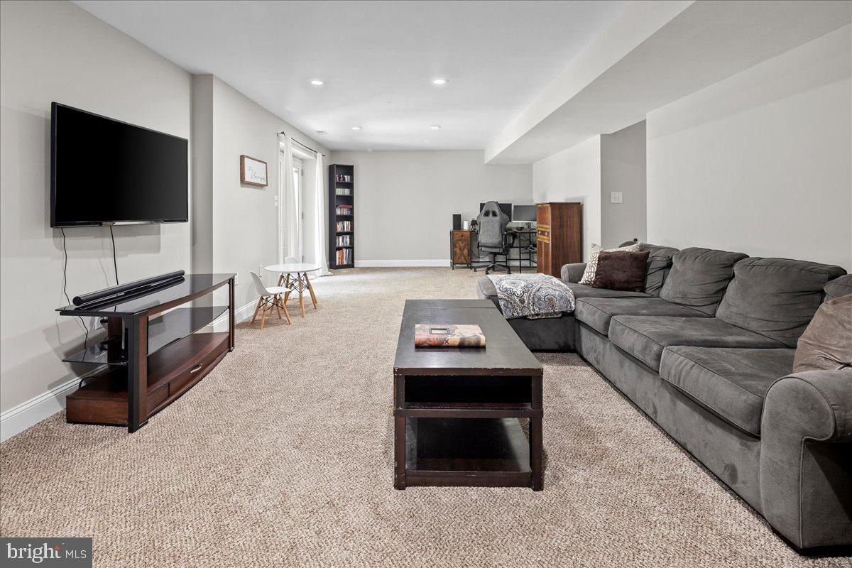 BARRINGTON OAKS - Residential