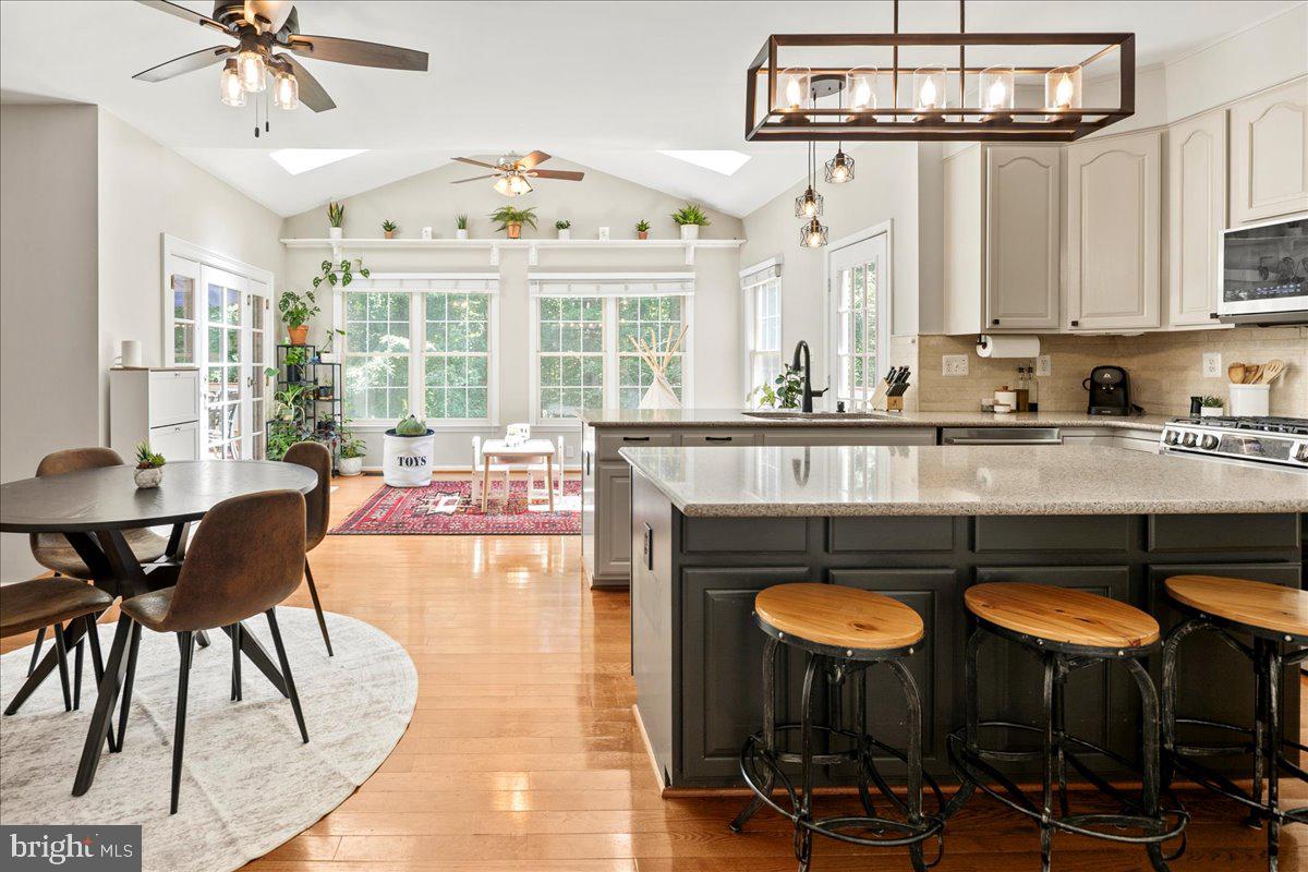 BARRINGTON OAKS - Residential