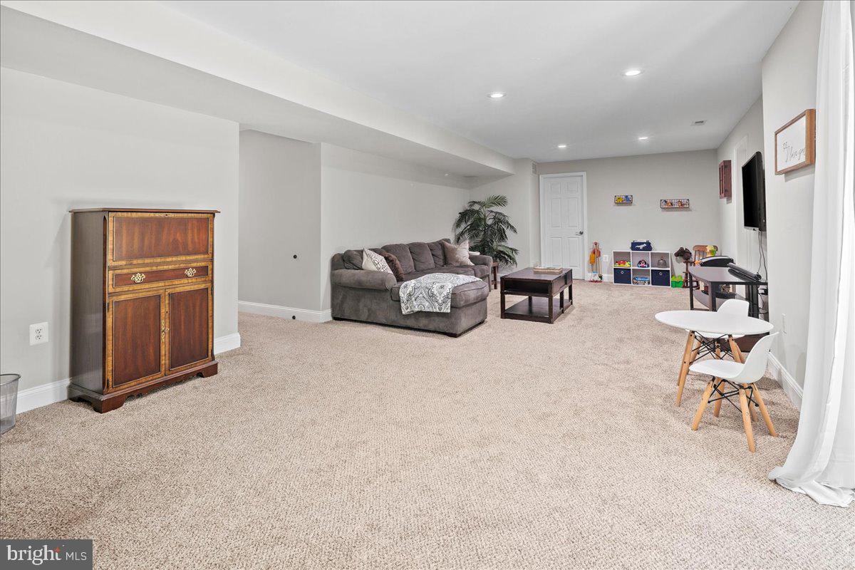 BARRINGTON OAKS - Residential