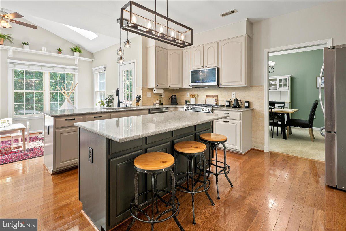 BARRINGTON OAKS - Residential