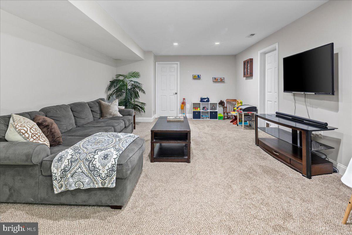 BARRINGTON OAKS - Residential