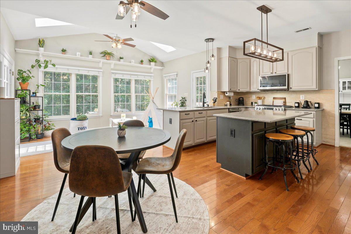 BARRINGTON OAKS - Residential