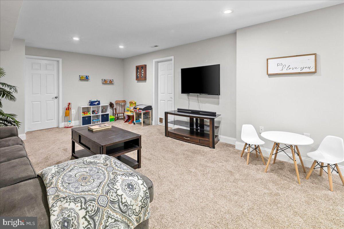 BARRINGTON OAKS - Residential