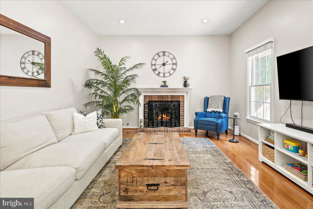 BARRINGTON OAKS - Residential