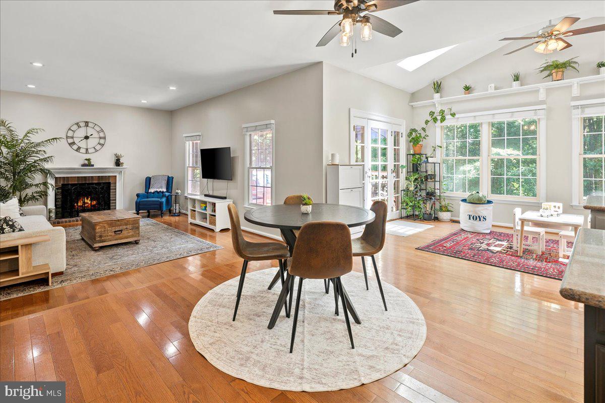 BARRINGTON OAKS - Residential