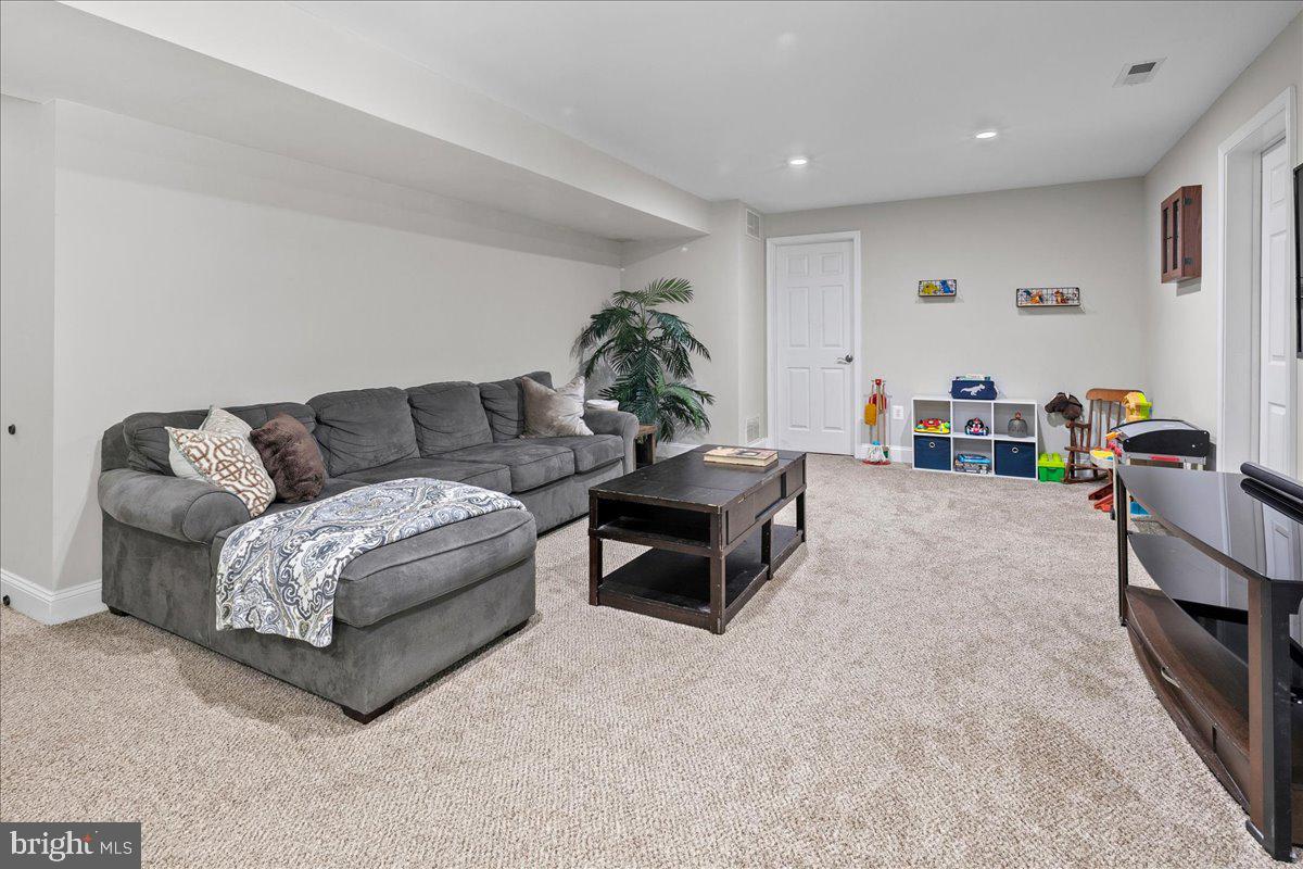 BARRINGTON OAKS - Residential