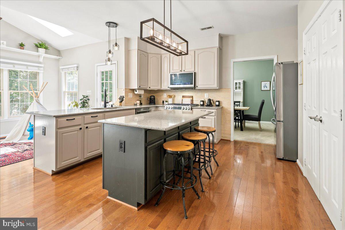 BARRINGTON OAKS - Residential