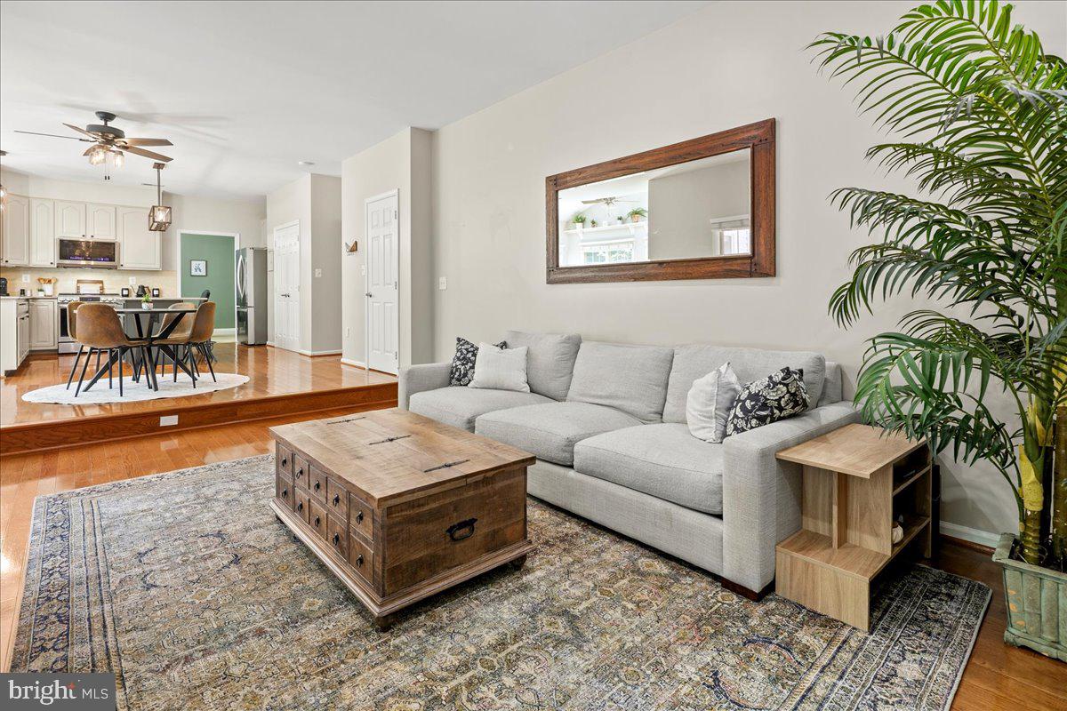 BARRINGTON OAKS - Residential