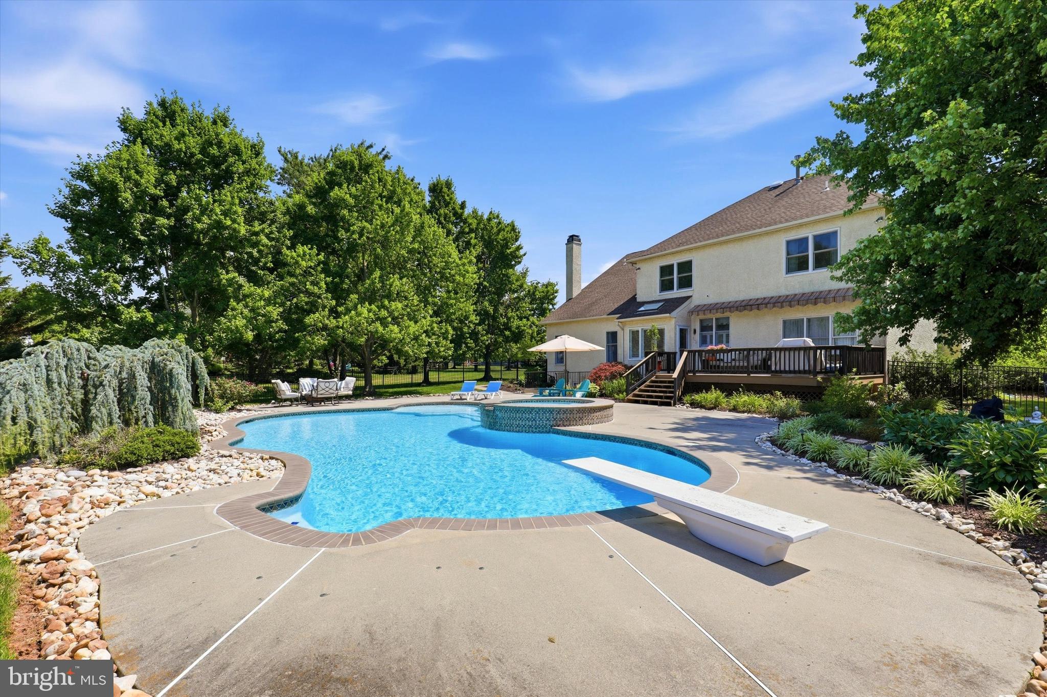 MAINLAND RIDGE - Residential