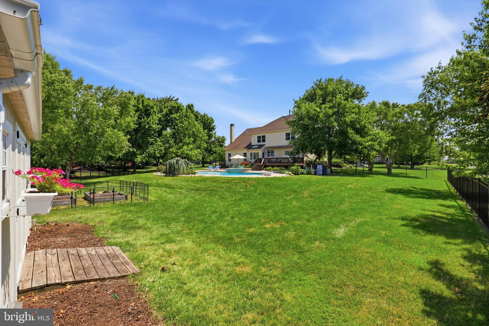 MAINLAND RIDGE - Residential