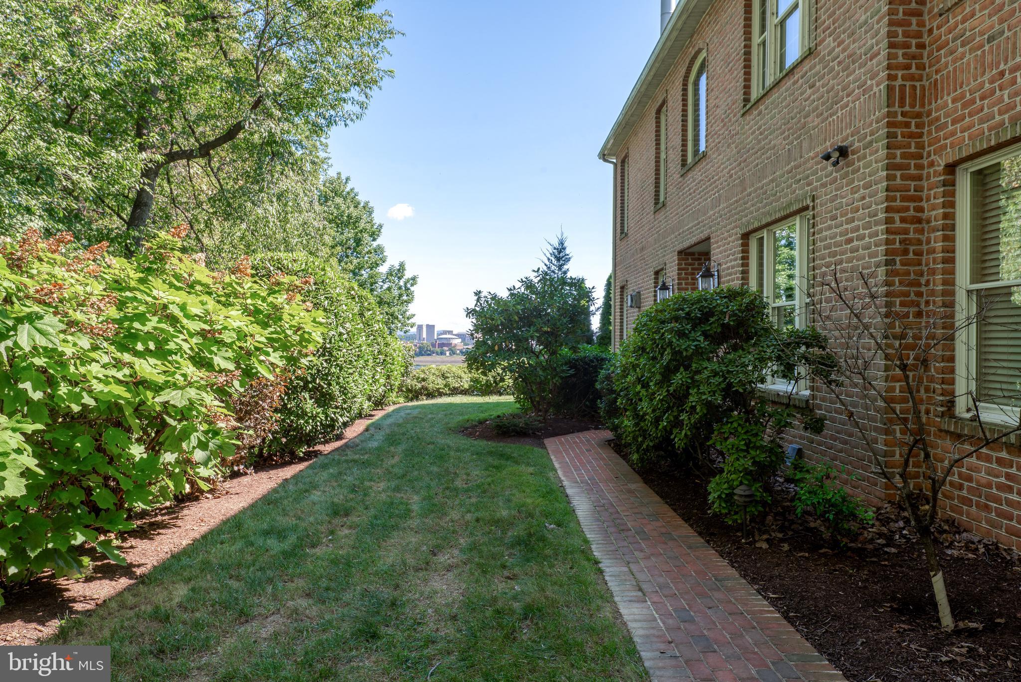BRIDGEPORT - Residential