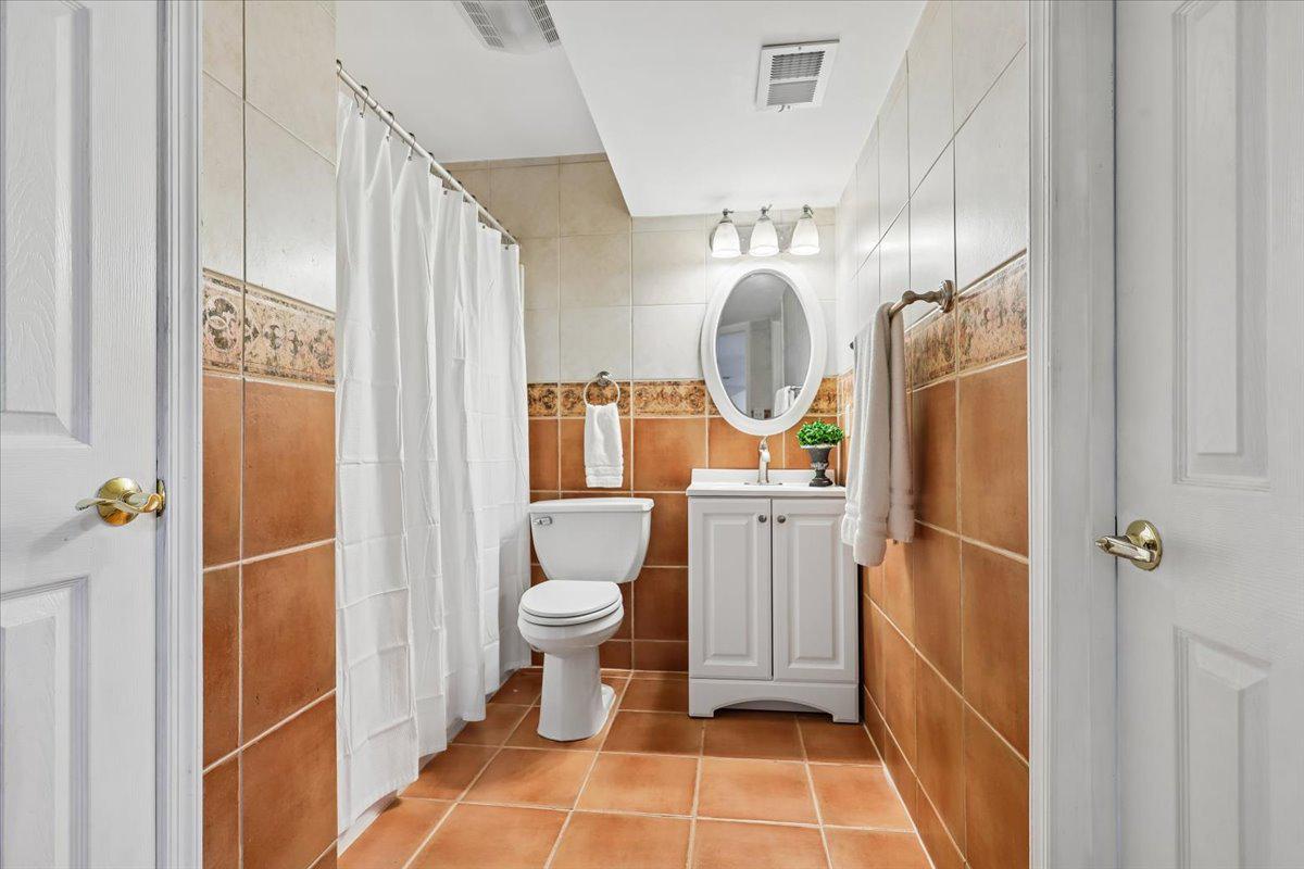 COMPTON RIDGE - Residential